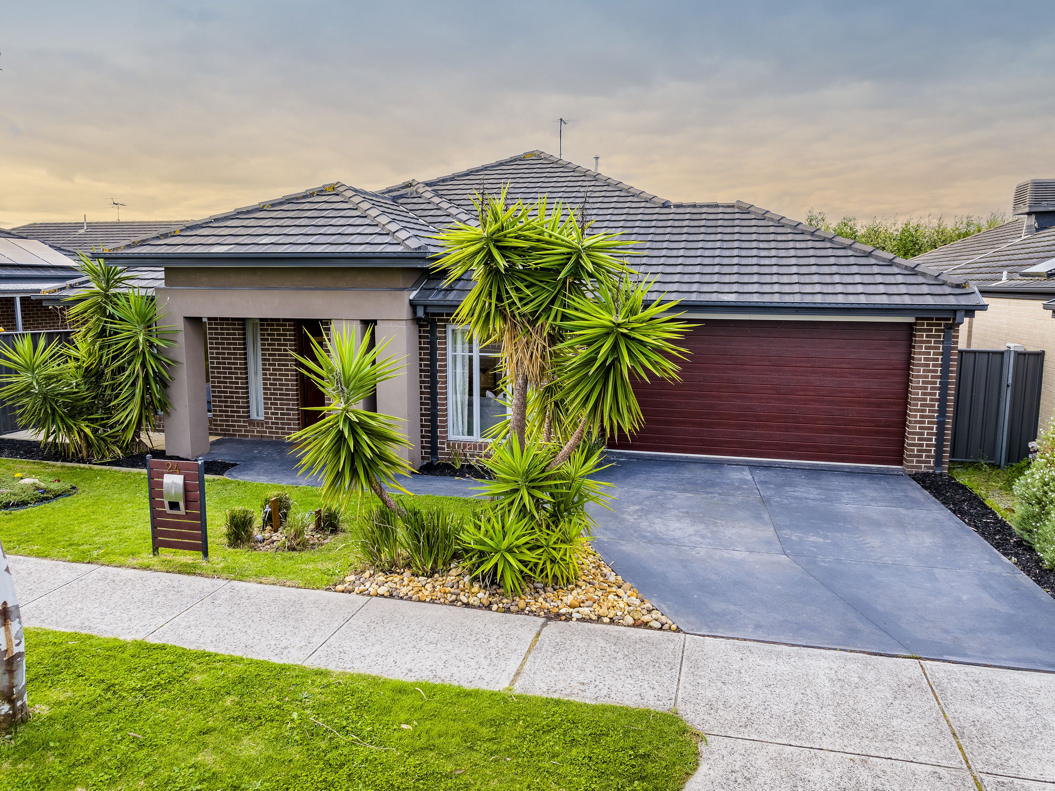 24 Chantenay Parade, Cranbourne North VIC 3977