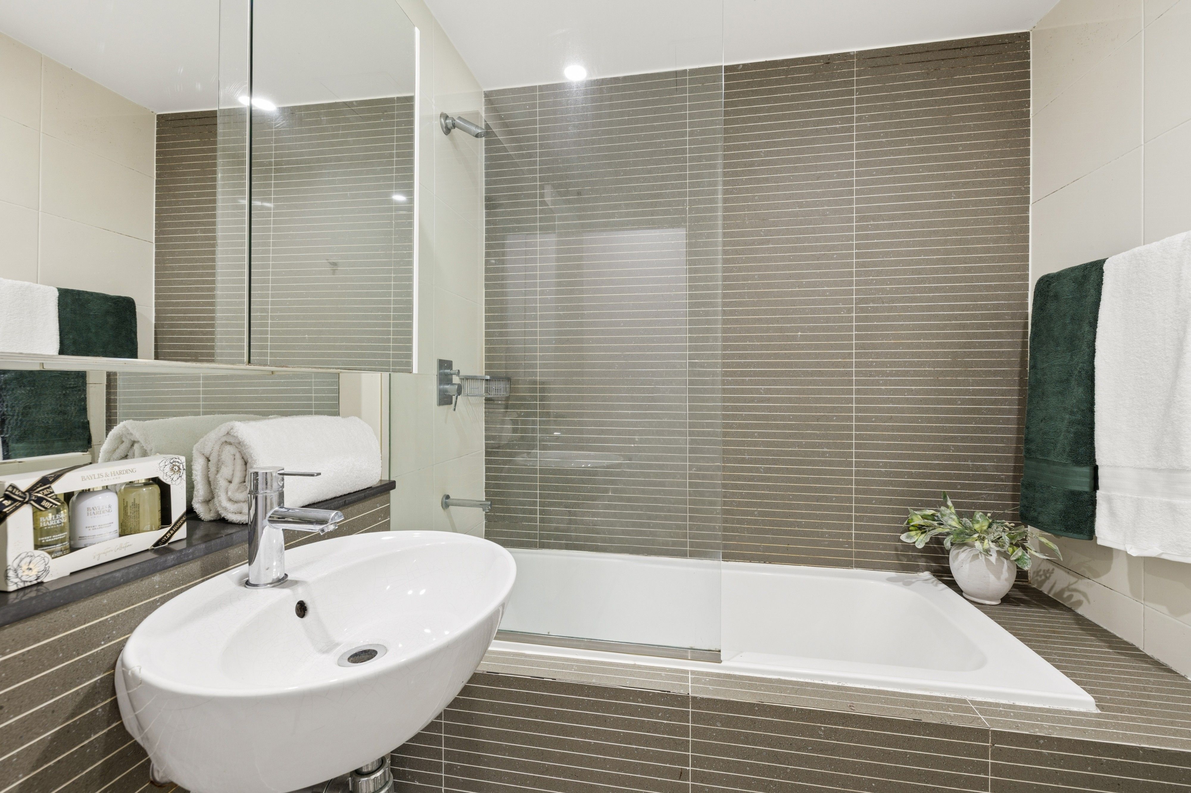 350/5 Loftus Street — photo 10 of 24