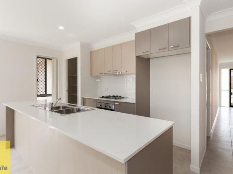 13 Mount Edwards Street, Park Ridge, QLD 4125