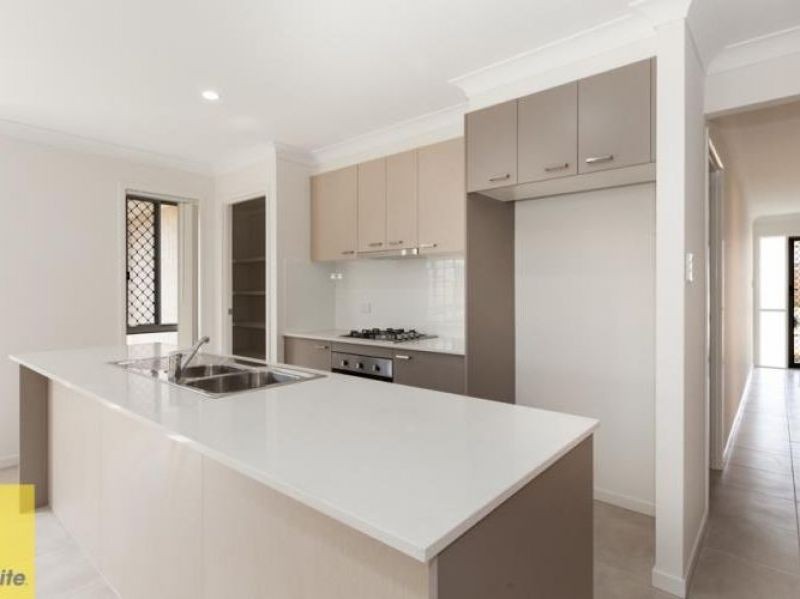 13 Mount Edwards Street, Park Ridge, QLD 4125
