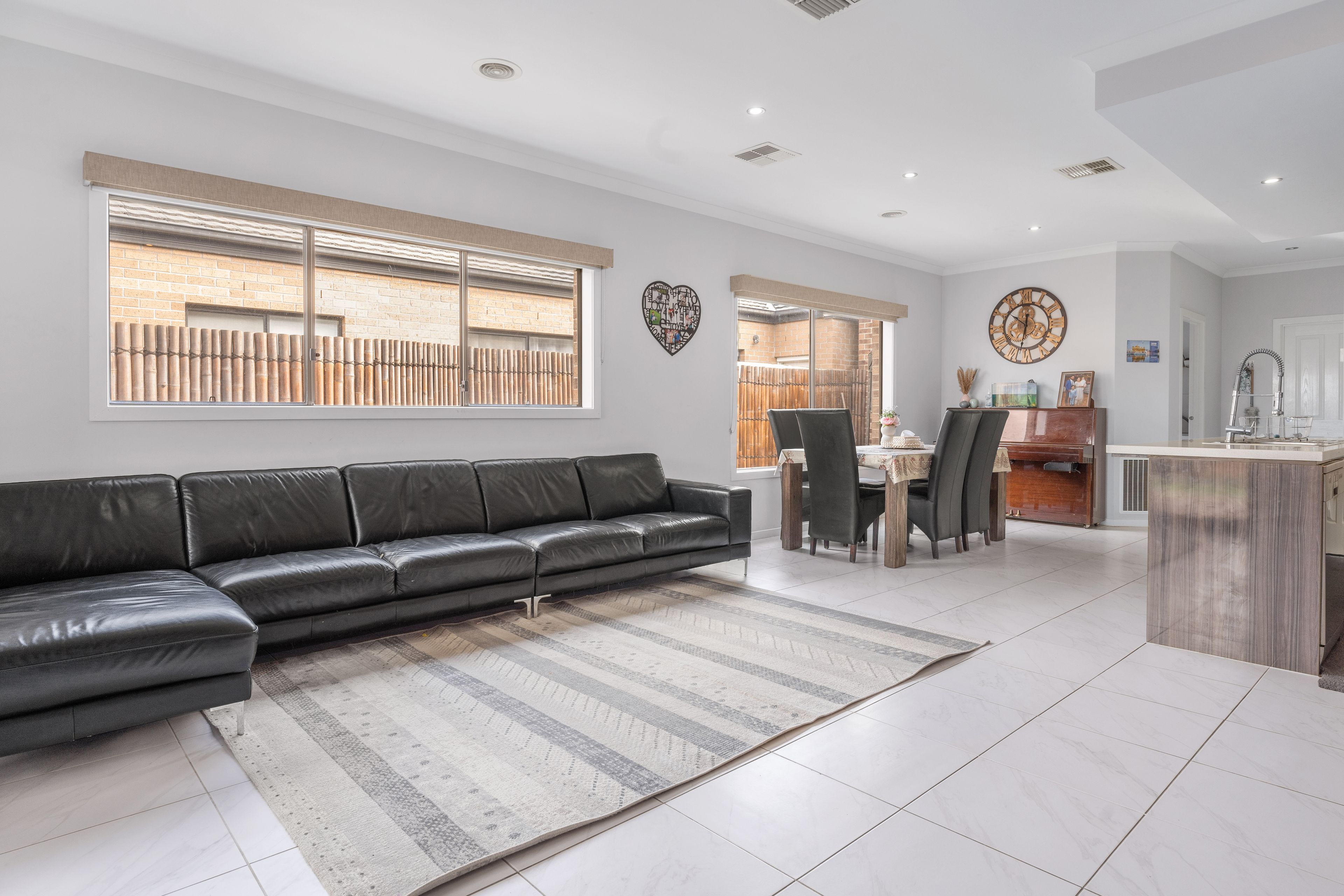 13 Miniata Way, MANOR LAKES, VIC 3024