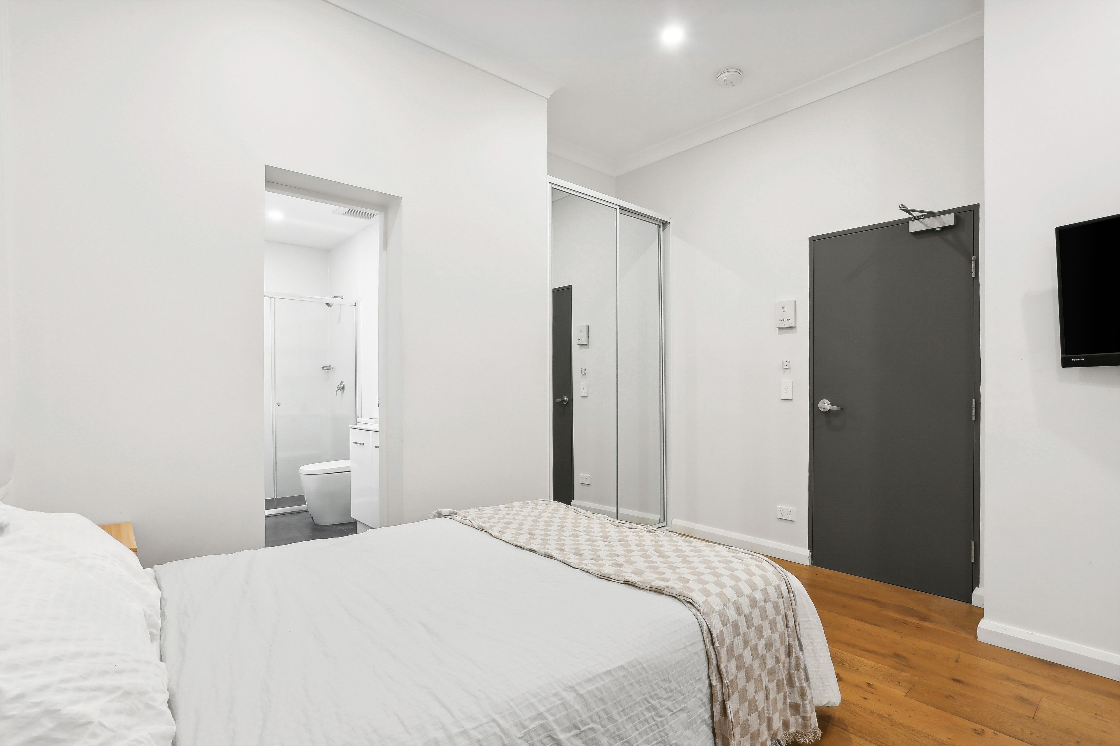 6/130 Campbell Parade, Bondi Beach, NSW 2026 Studio for Rent Ray