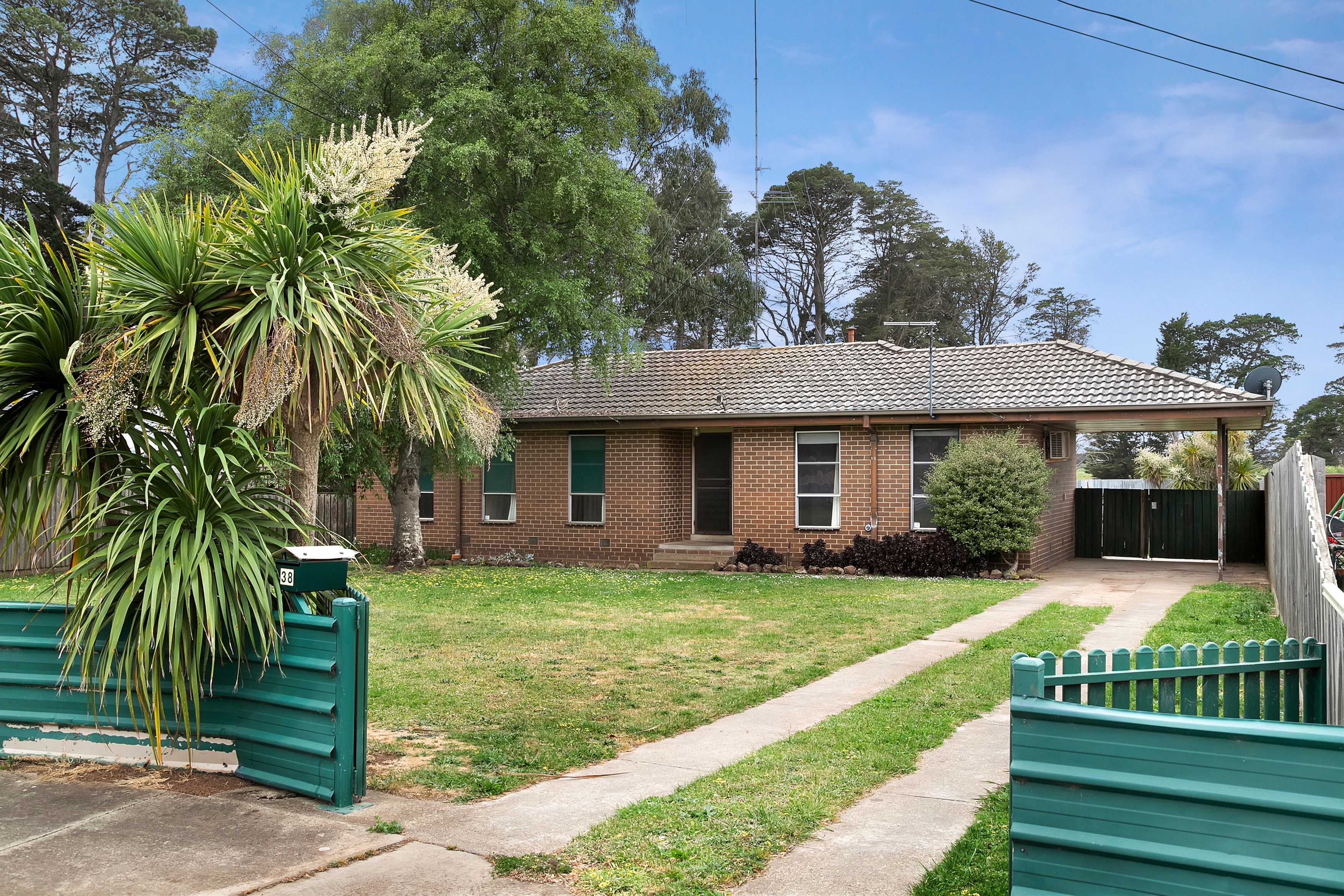 38 Erica Street, Wendouree VIC 3355