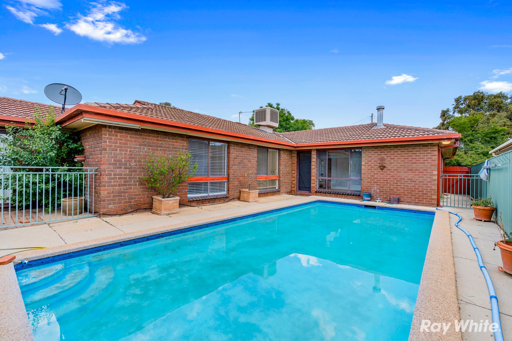 21 Main Street, Lake Albert, NSW 2650