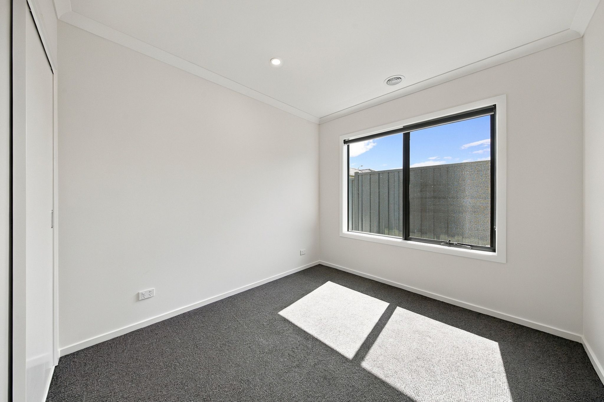 21 Kielder Crescent — photo 8 of 13