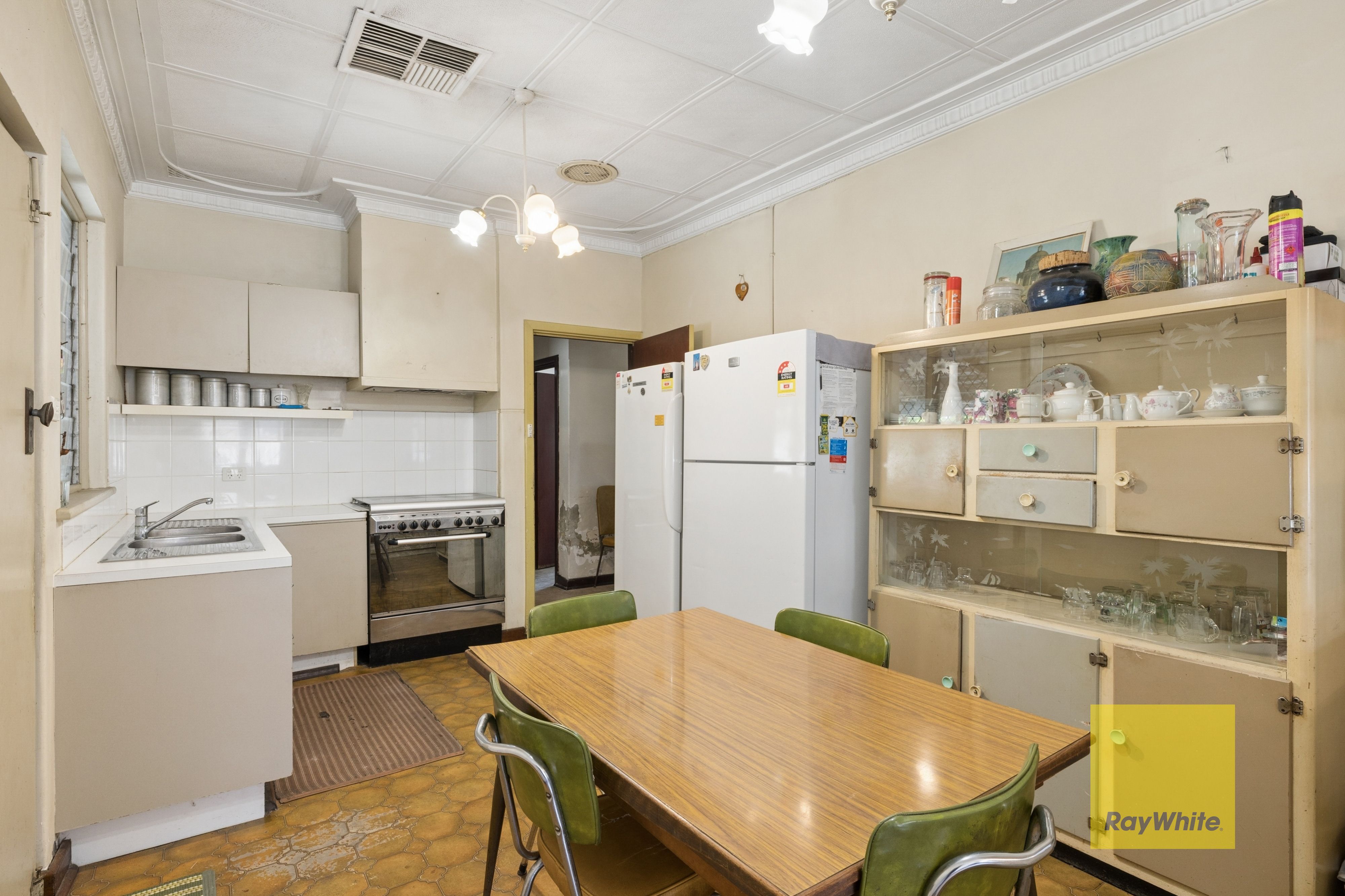 65 Bushby Street — photo 9 of 24