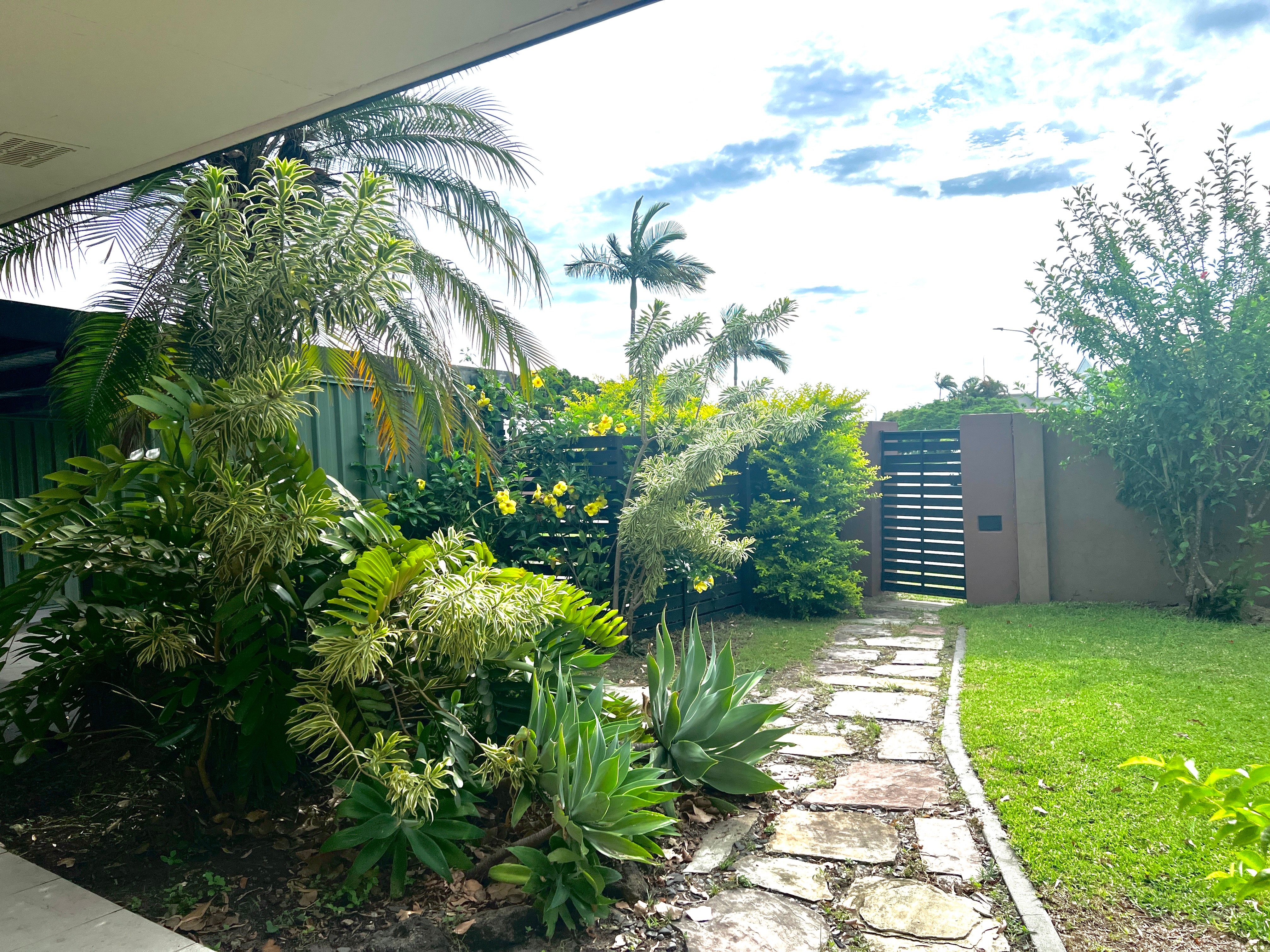 15 Hood Court, Mermaid Waters, QLD Home For Rent • Ray White