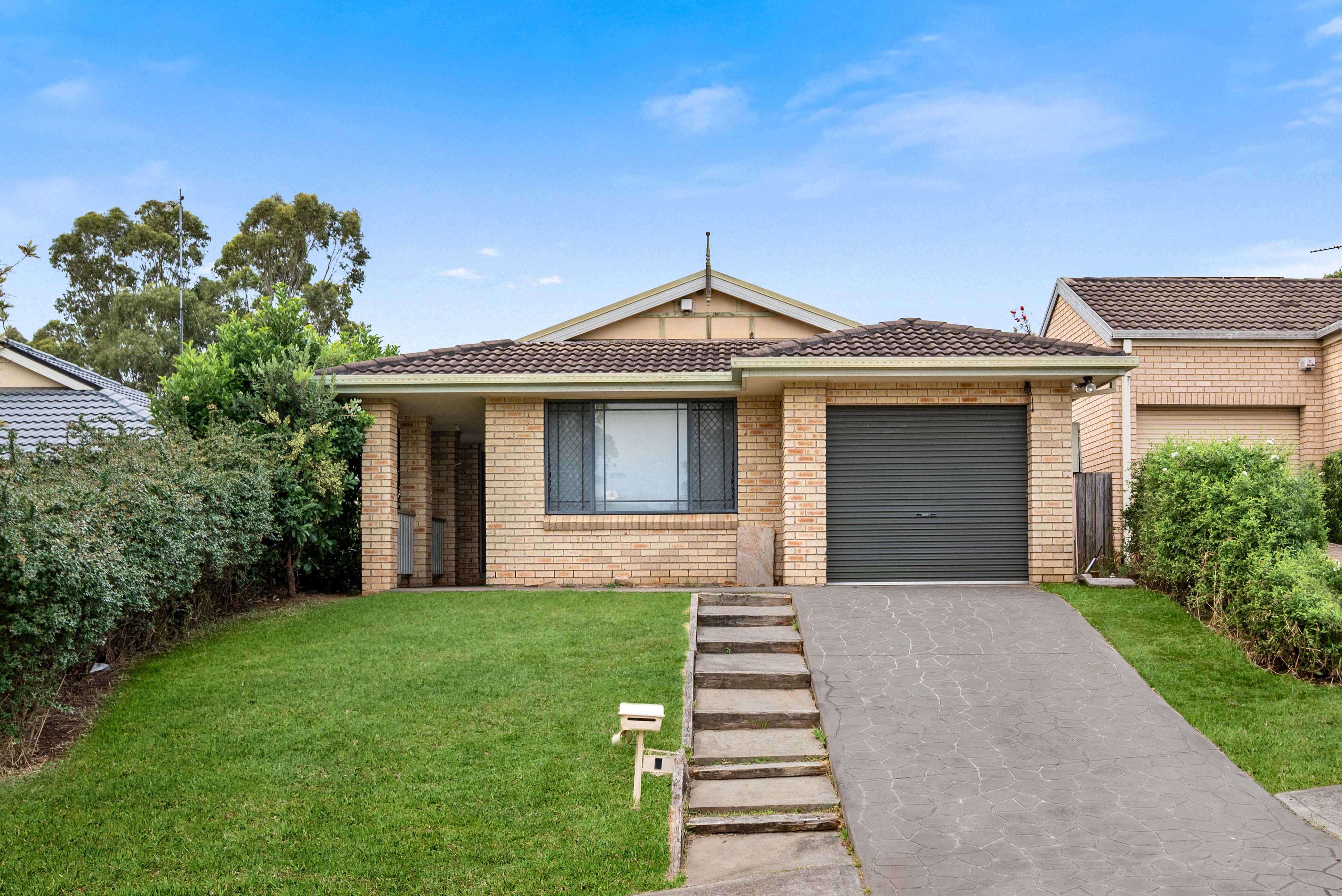 3 Burkhart Place , Minto NSW 2566