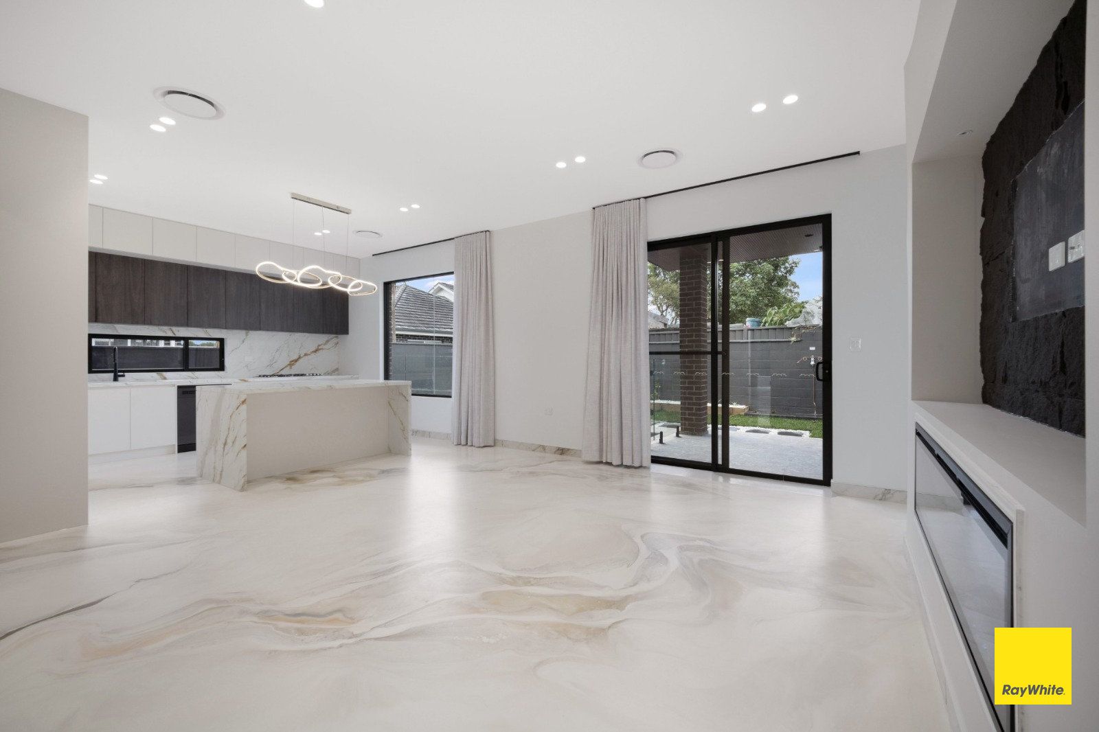 27A Strickland Street — photo 4 of 11