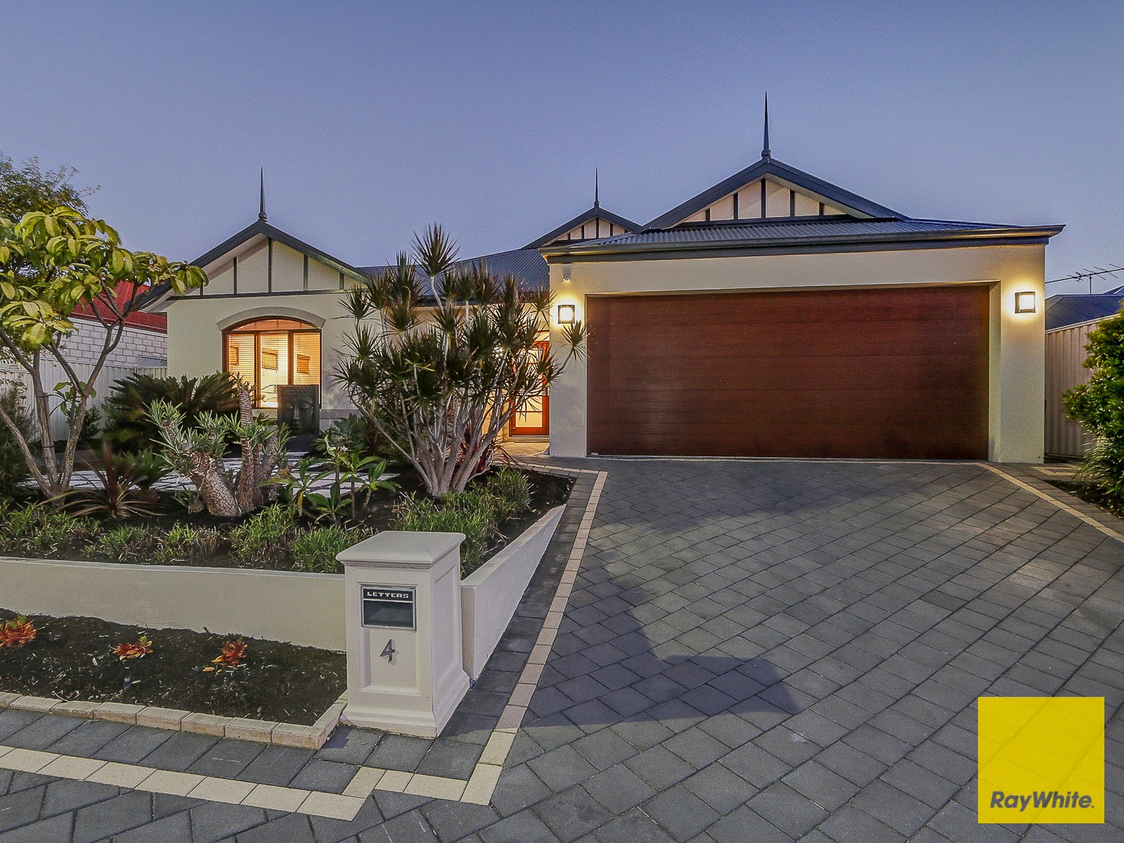 4 Fairland Loop, Madeley, WA 6065