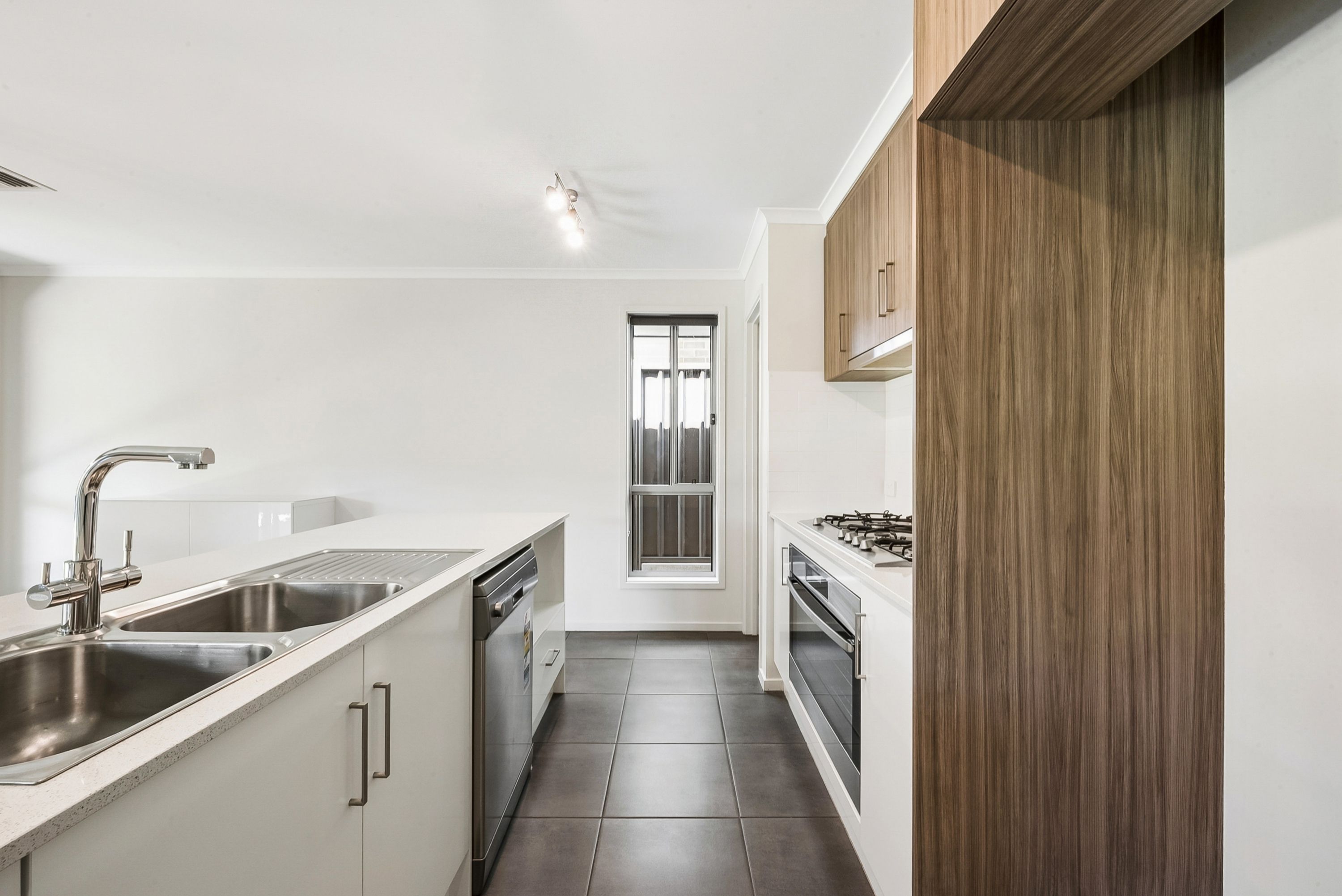 14A Howe Court — photo 4 of 12