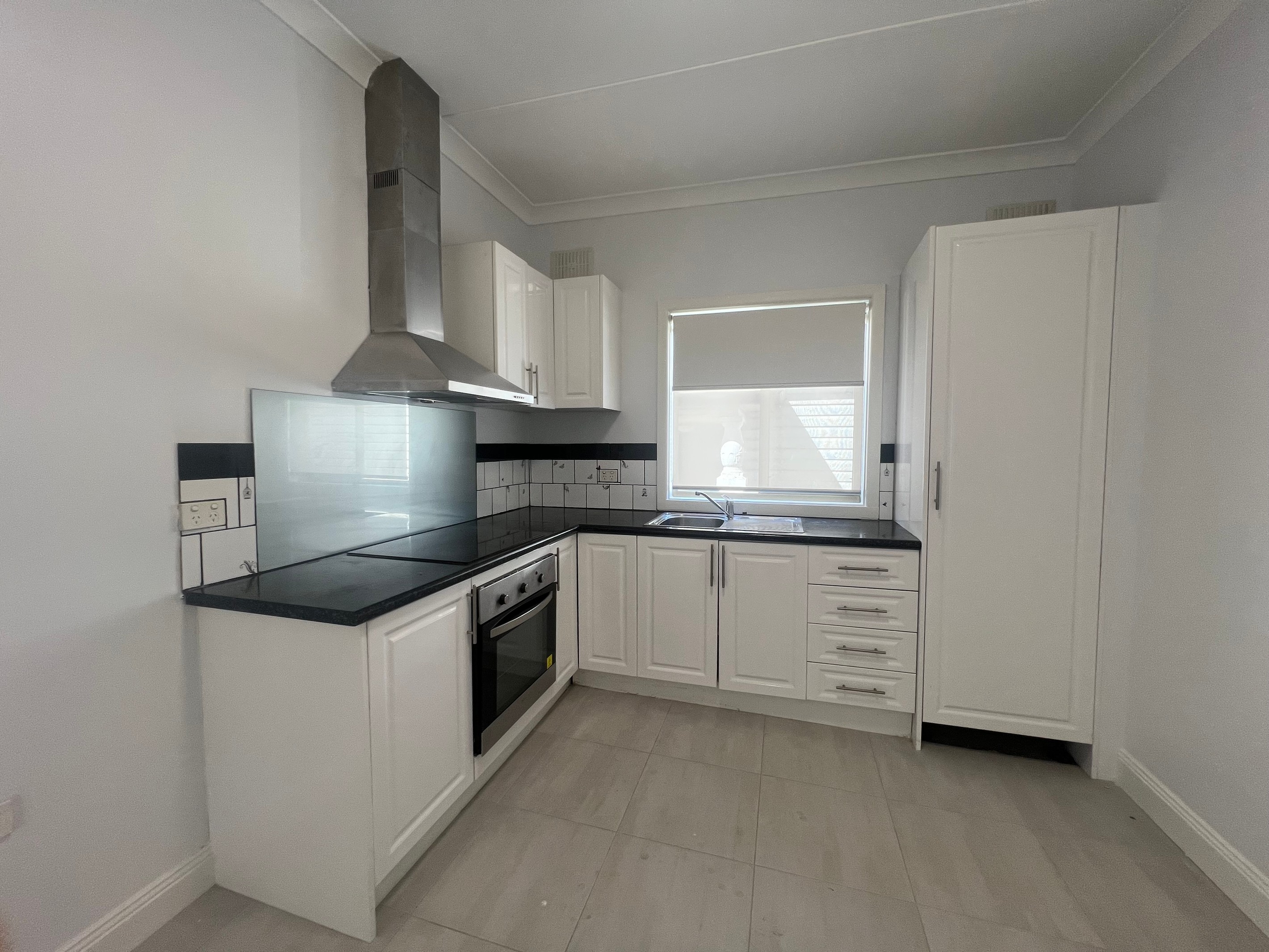 8 Bruce Road, Warrawong, NSW 2502