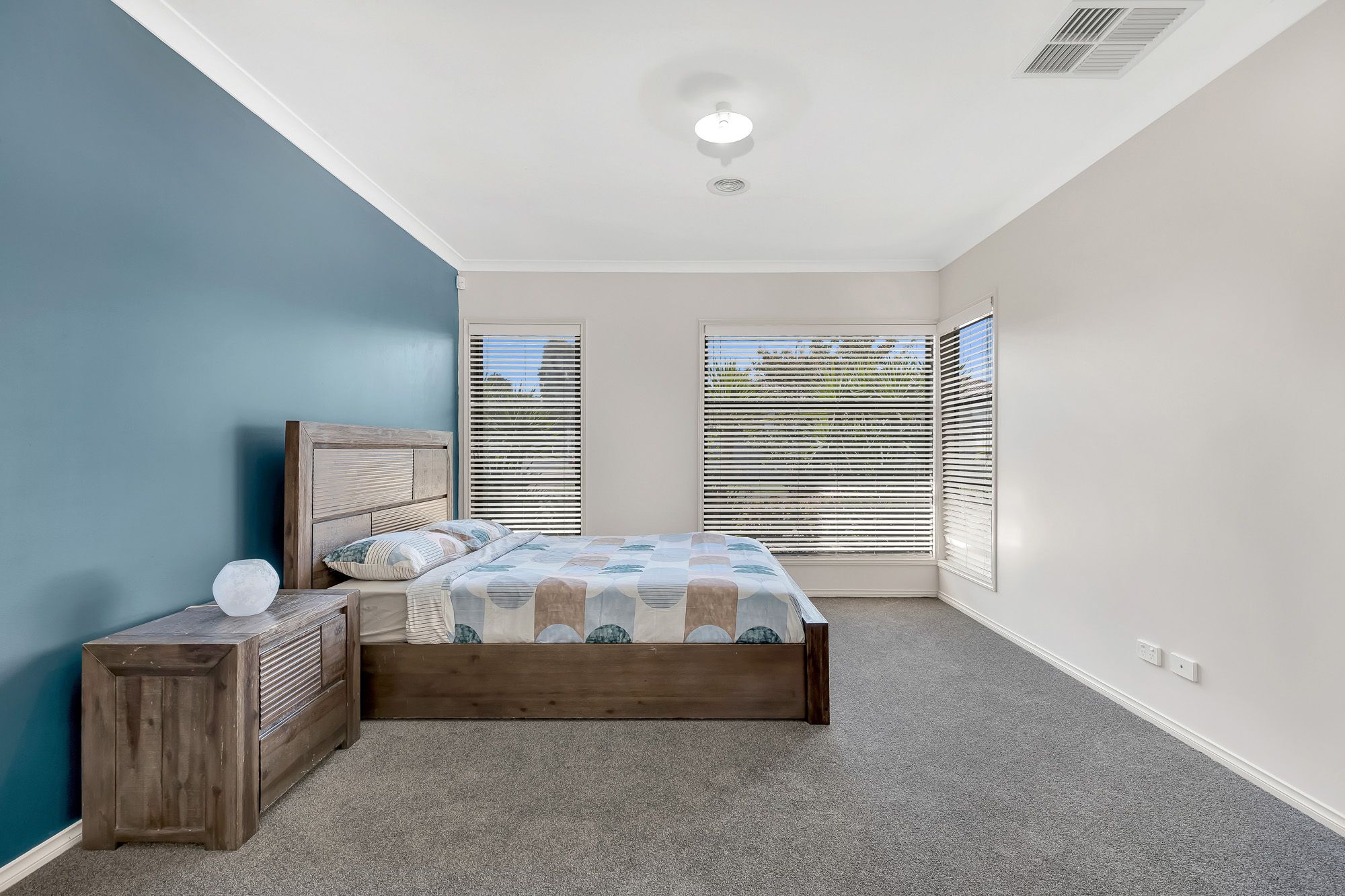 2 Salvinia Street, Manor Lakes, VIC 3024