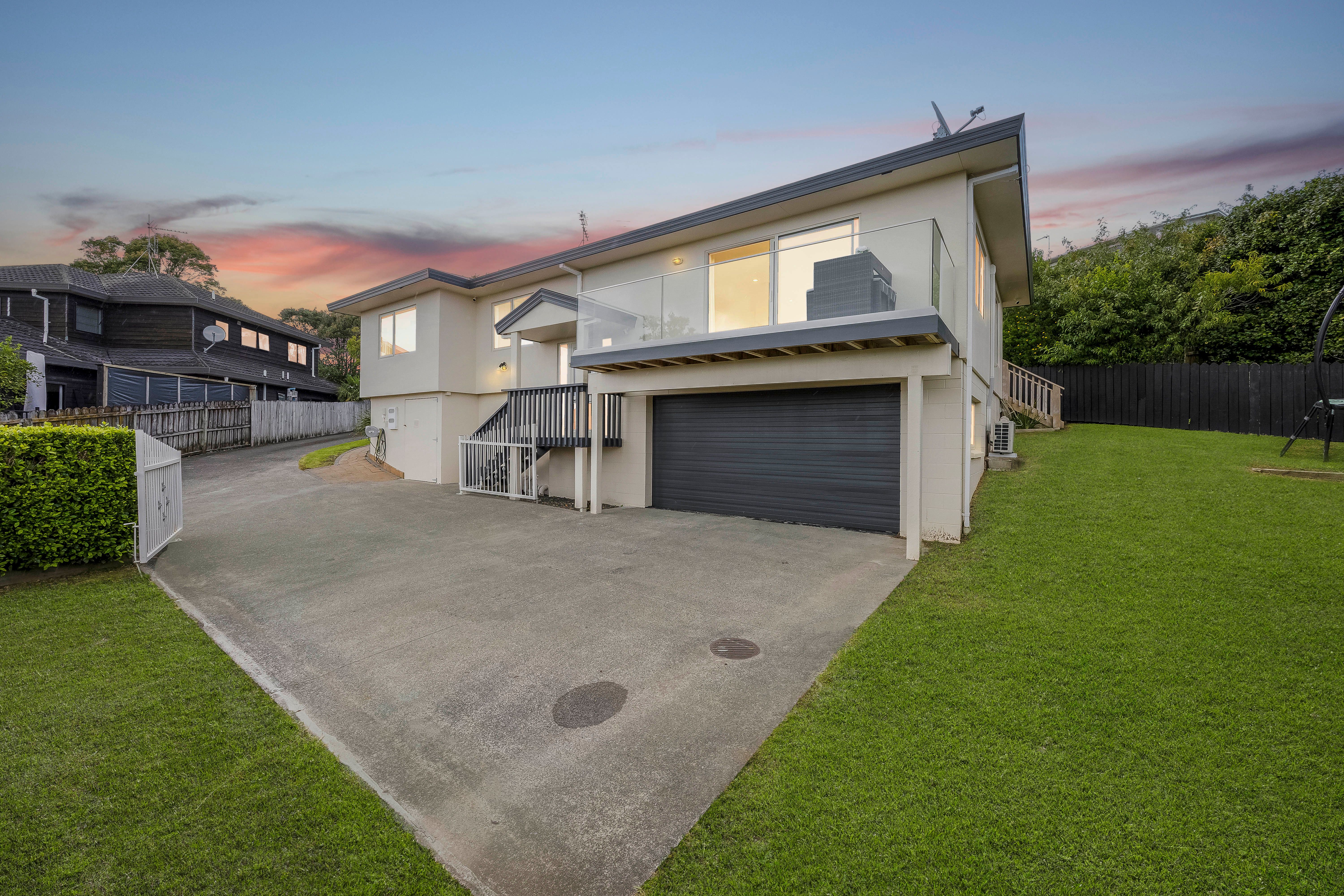 22 Whangaparaoa Road, Red Beach, Rodney