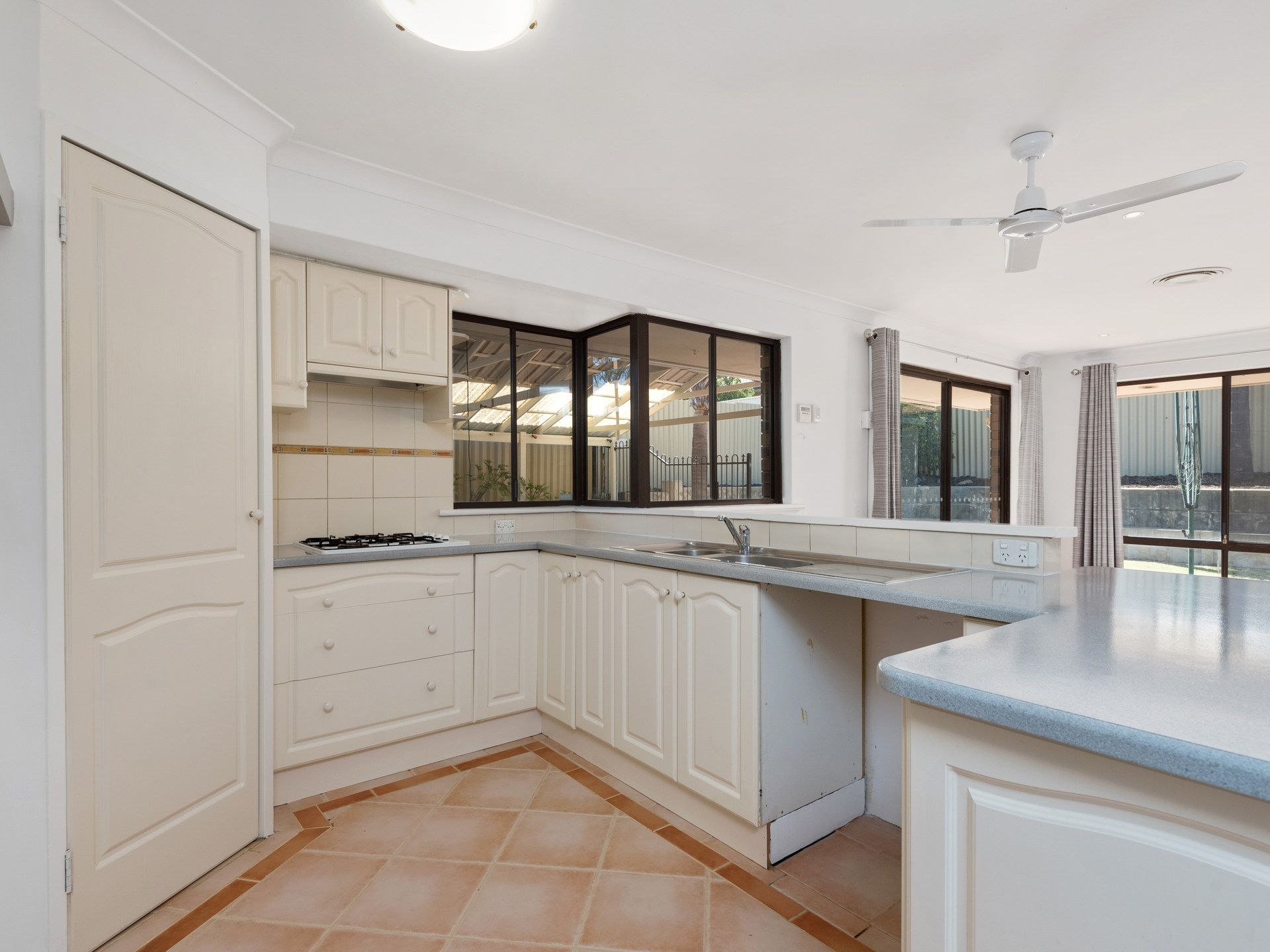 12 Hunt Lane, Kingsley, WA 6026