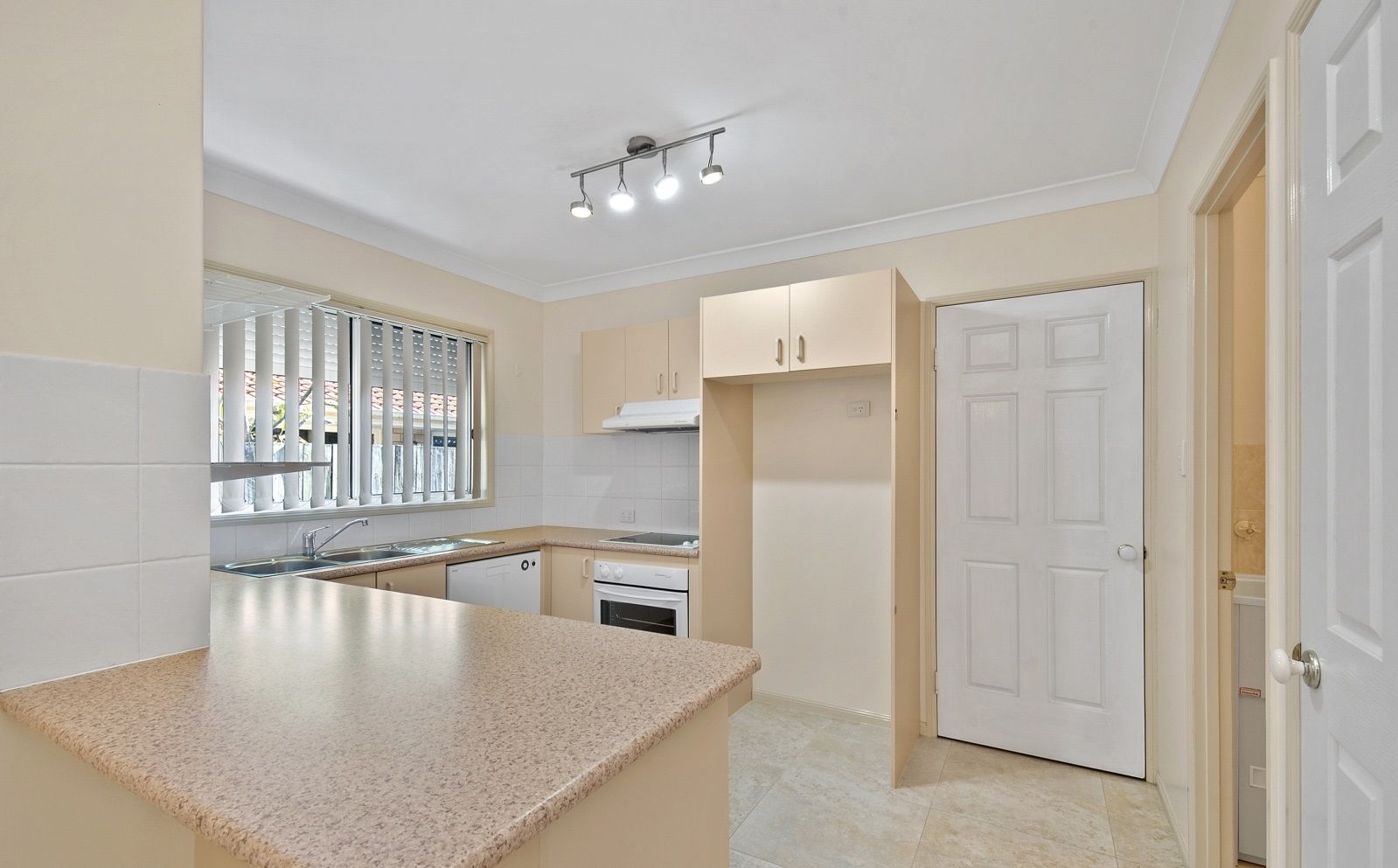 2/22 Georgina Street, Woody Point, QLD 4019