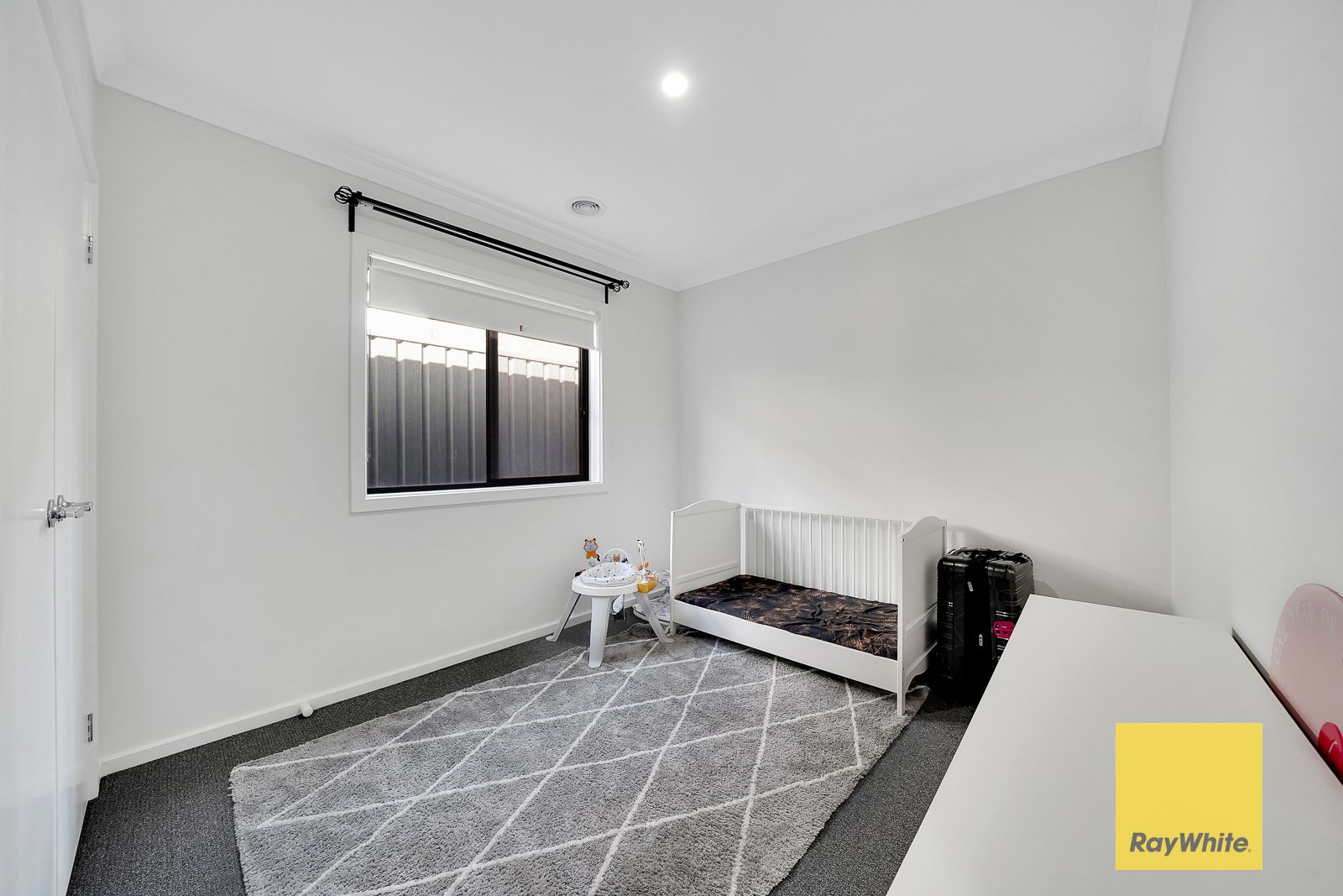 24 Bet Street — photo 8 of 10