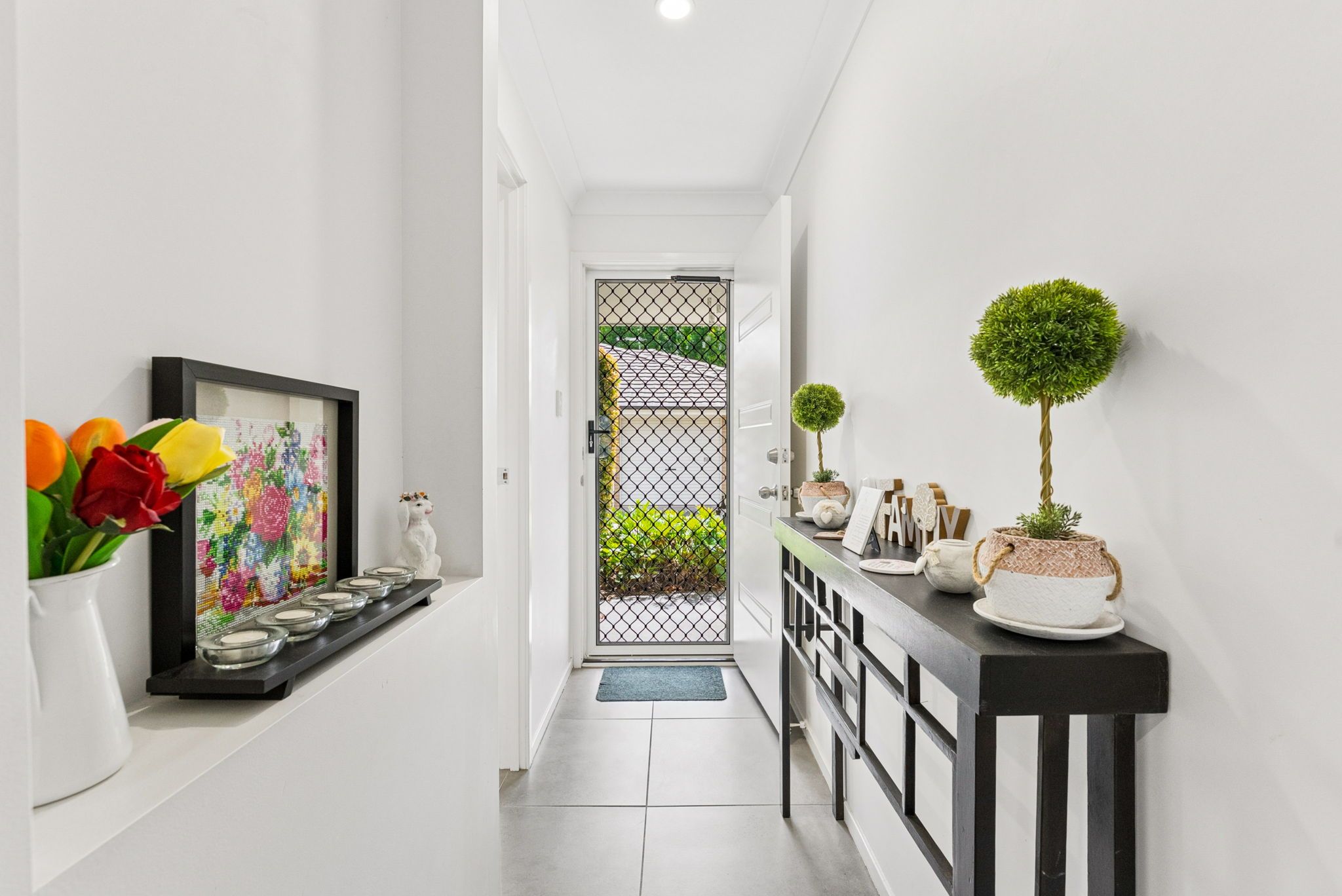 14/10-12 Bishop Street — photo 3 of 16