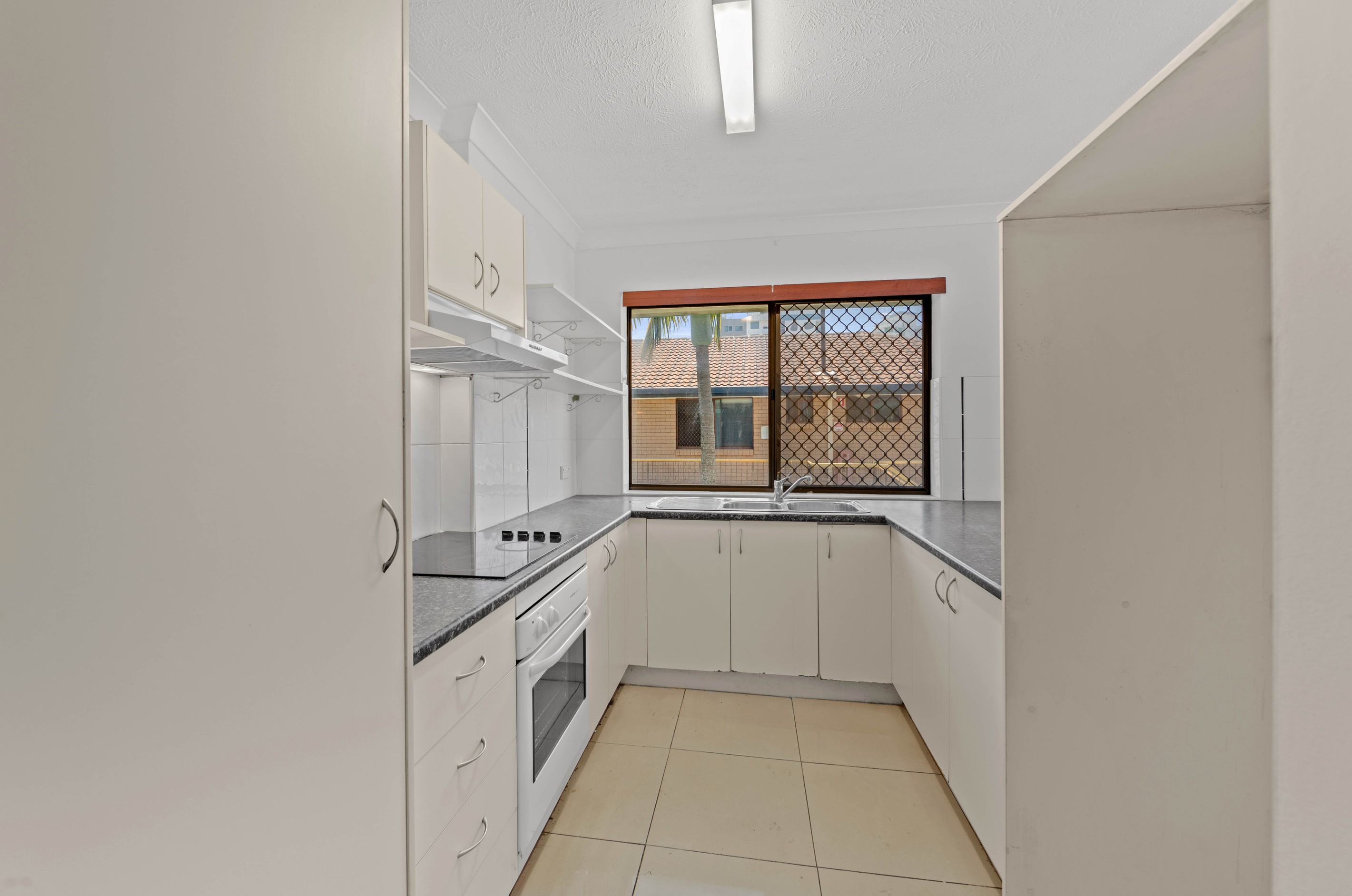 10/29 Imperial Parade, Labrador, QLD 4215