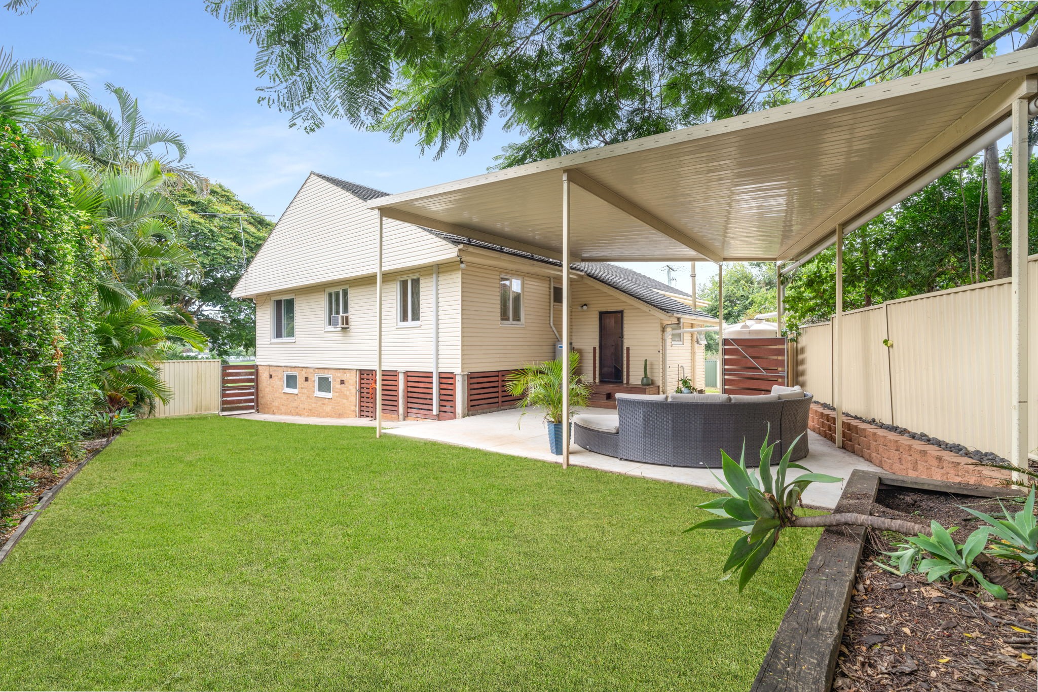 115 Esher Street, Holland Park West, QLD 4121