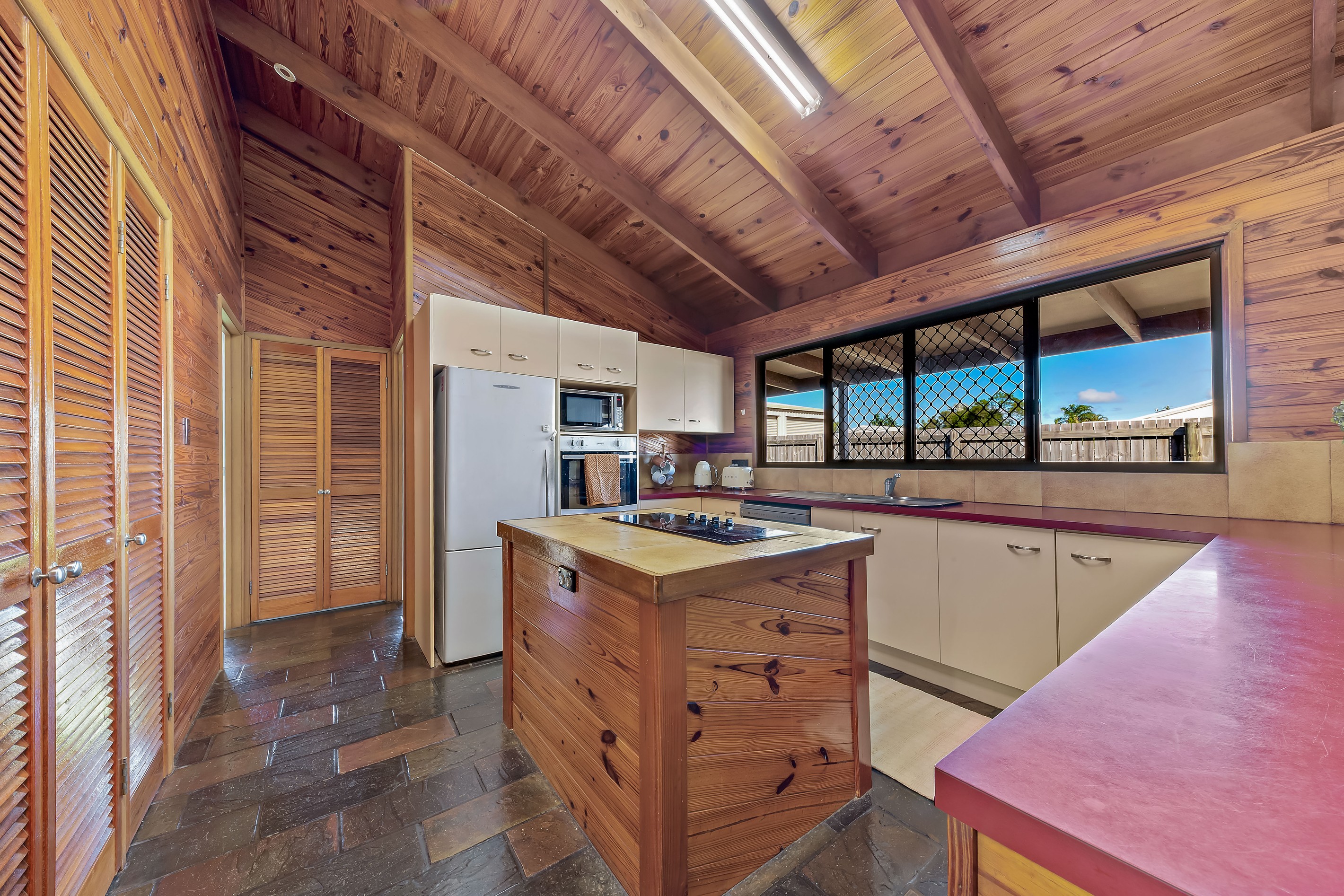 27 Hansen Drive, Proserpine, QLD 4800