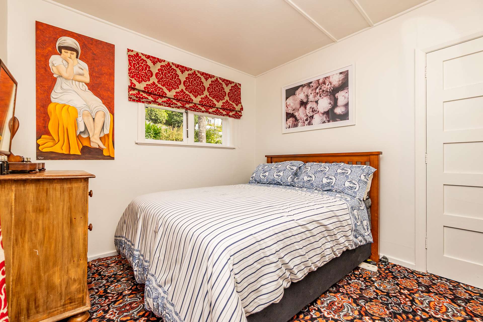 121 Douglas Street photo 9
