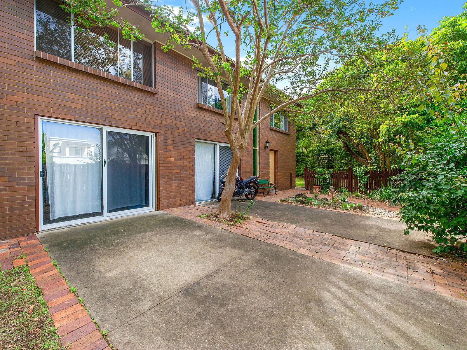 352 Verney Road East, Graceville, QLD 4075