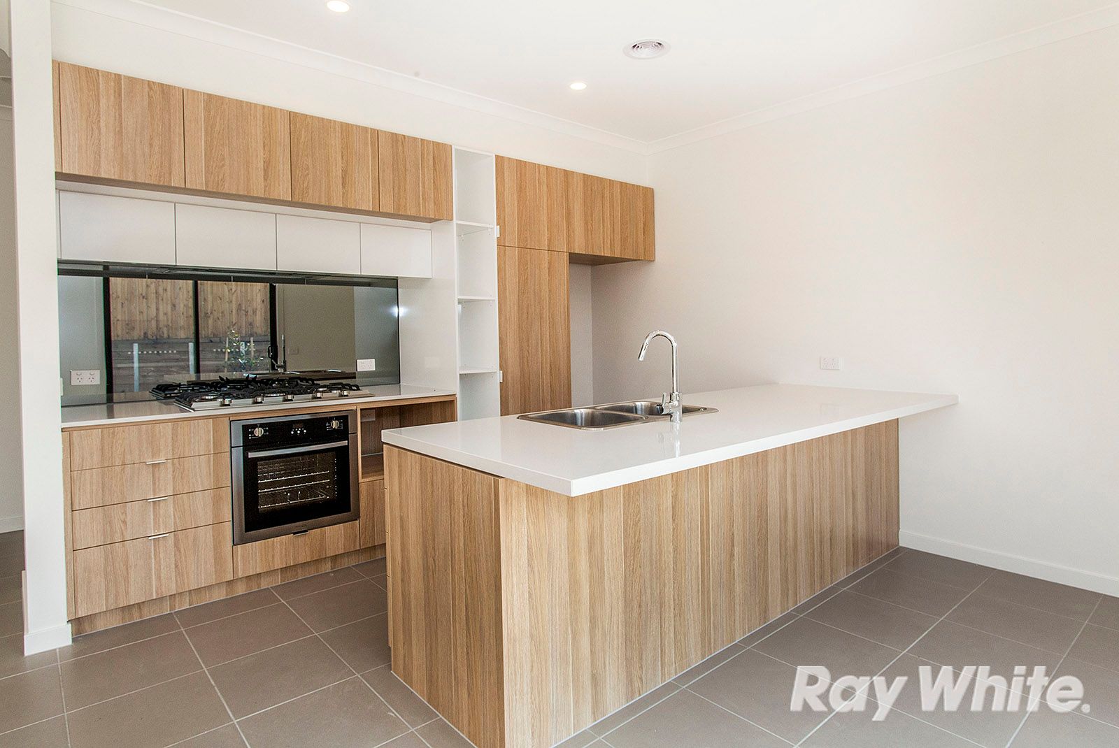 4/6 Benwerrin Drive, Wantirna, VIC 3152