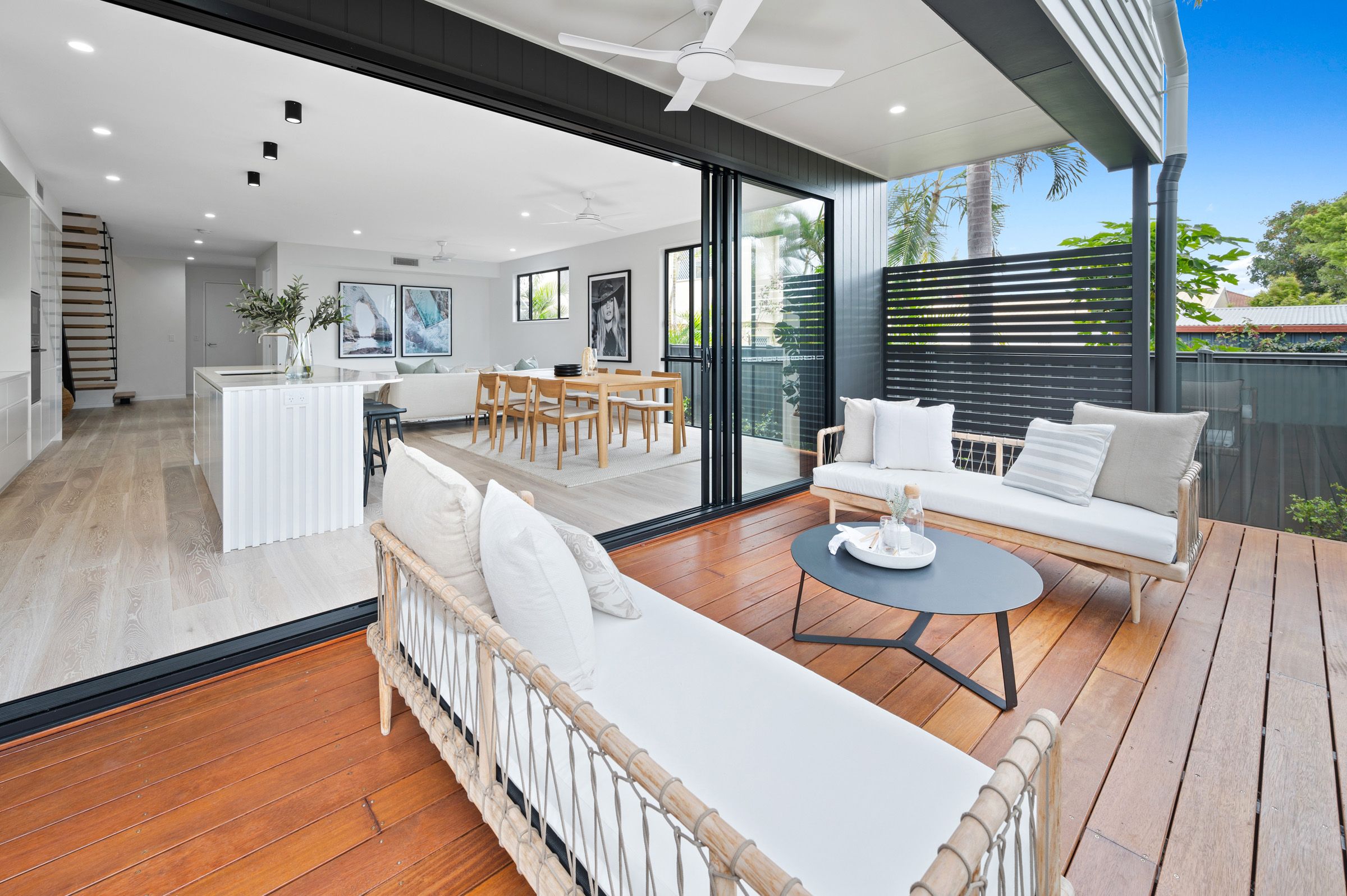 19 Drake Avenue, Paradise Point QLD 4216