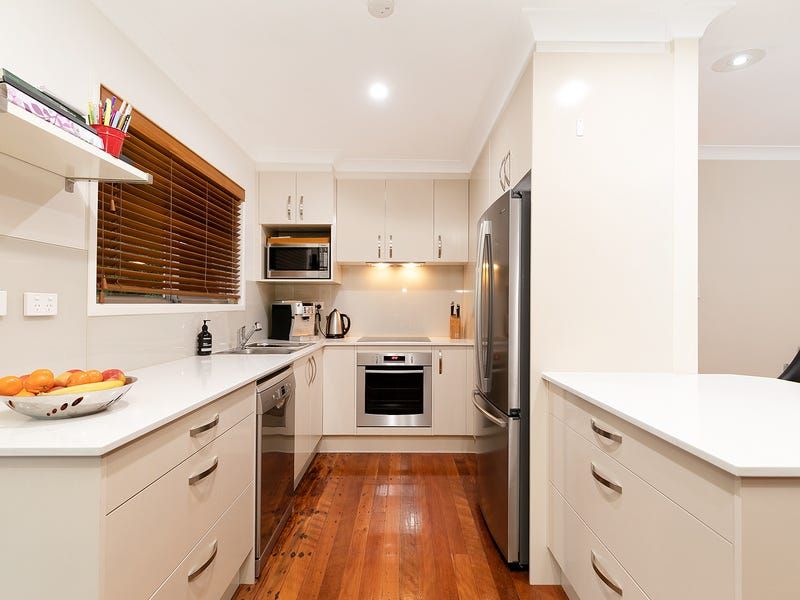 5 Camden Court, Arana Hills, QLD 4054
