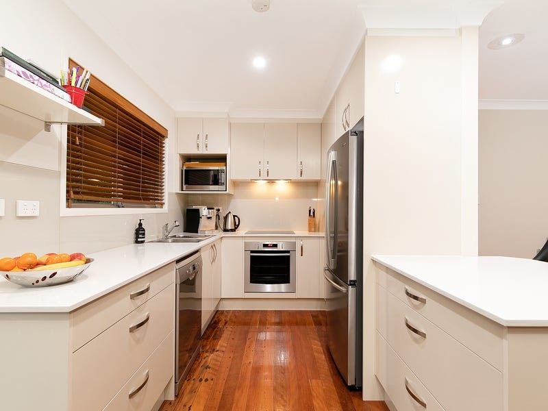 5 Camden Court, Arana Hills, QLD 4054
