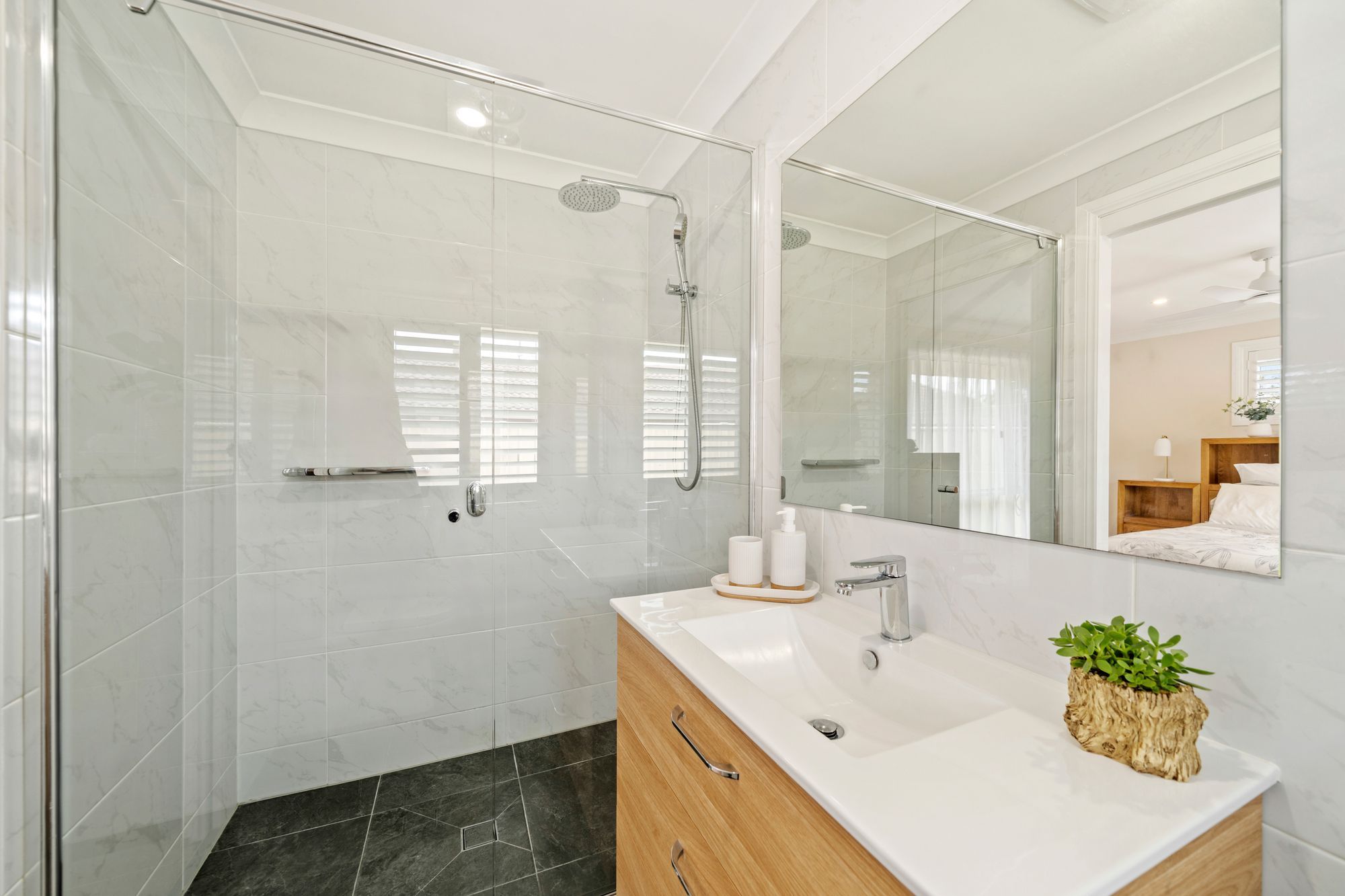 2 Hastings Crescent — photo 13 of 25
