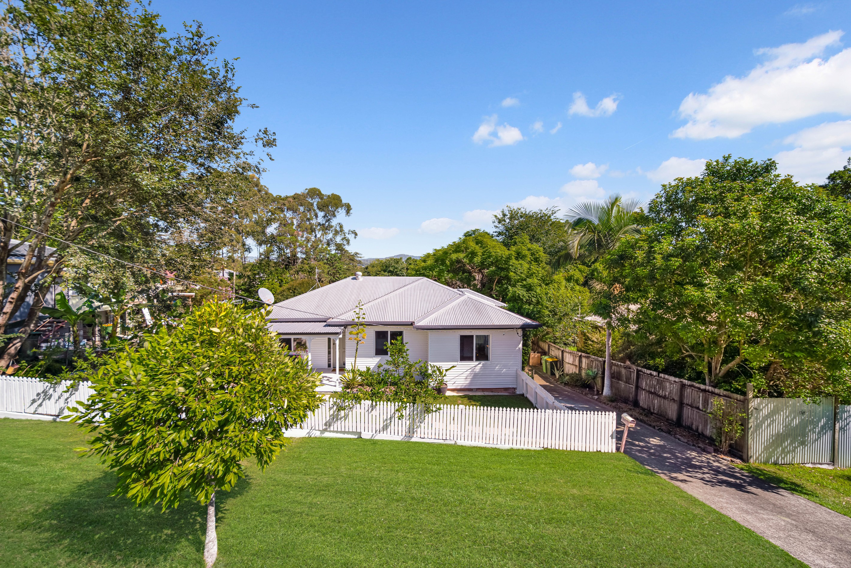 17 Mount Pleasant Road, Nambour, QLD 4560