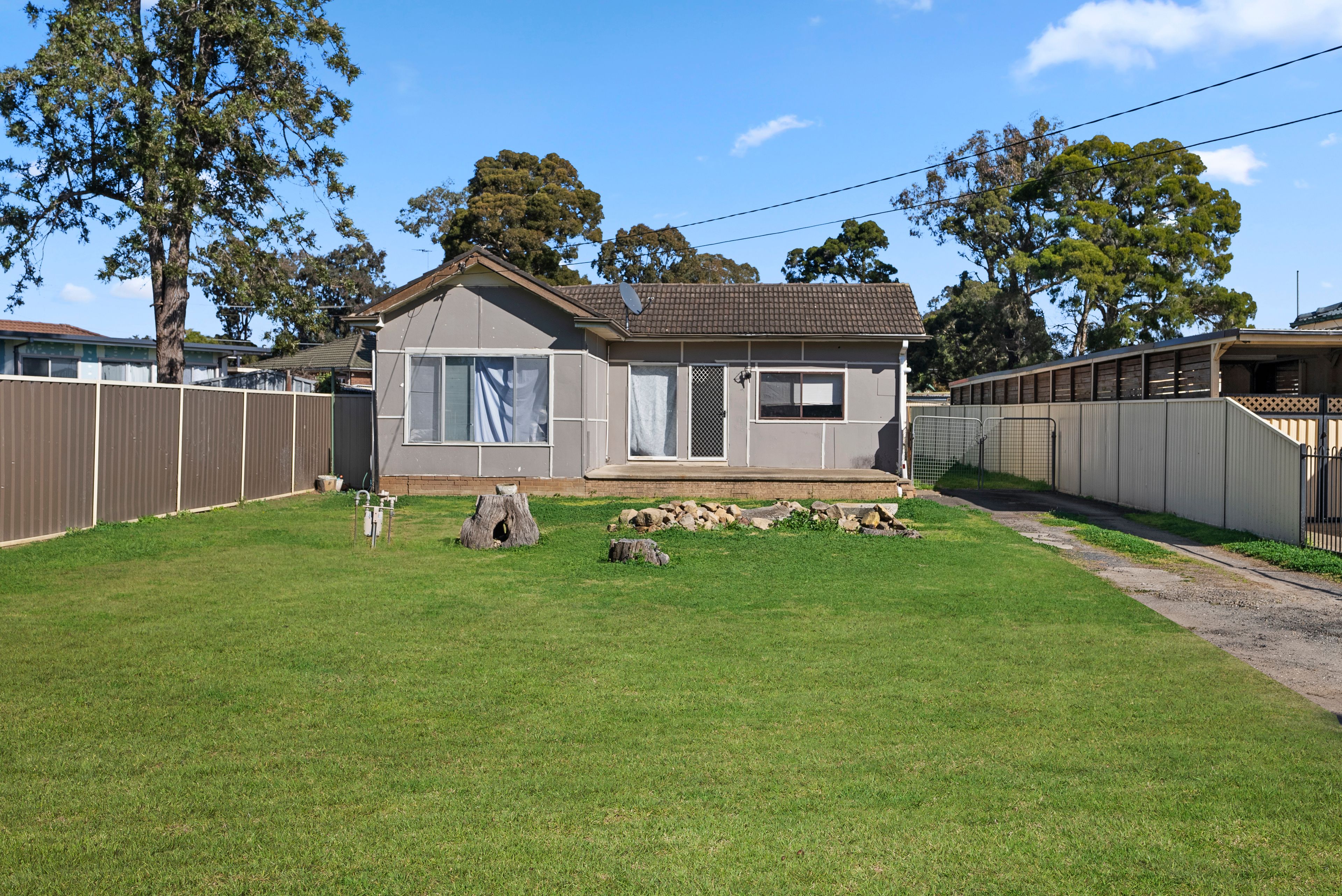 17 Melbourne Street, Oxley Park, NSW 2760