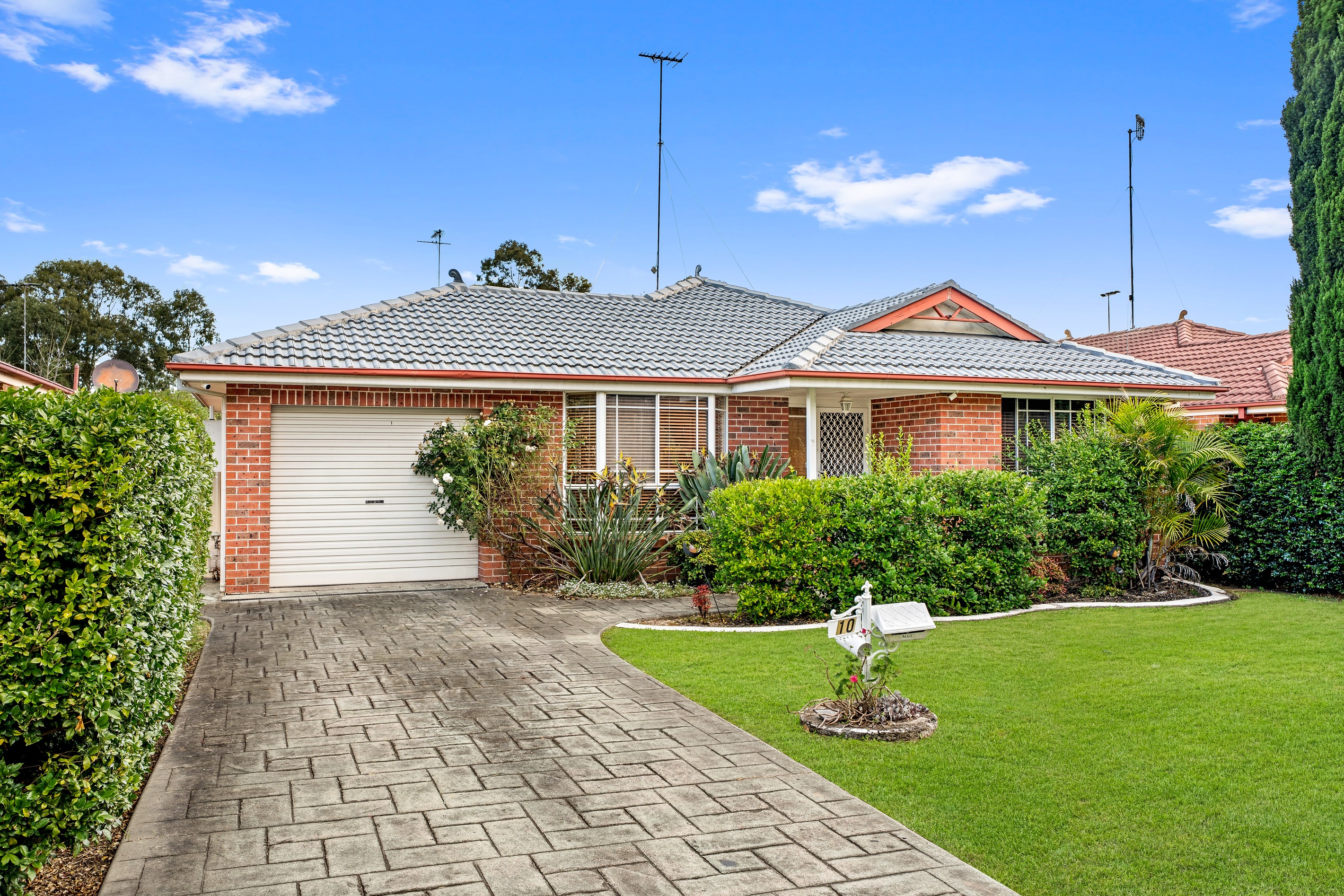 10 Gunara Terrace, Glenmore Park, NSW 2745