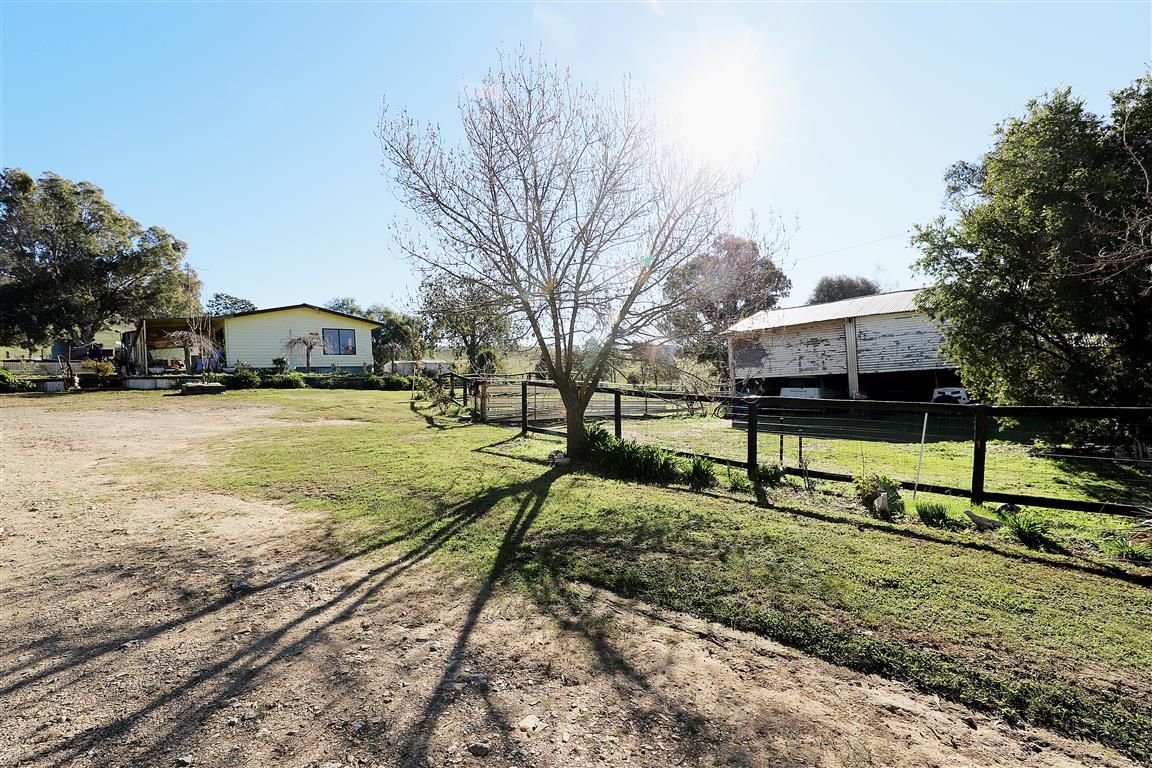 "Creekview" 1059 Grahamstown Road, Adelong, NSW 2729