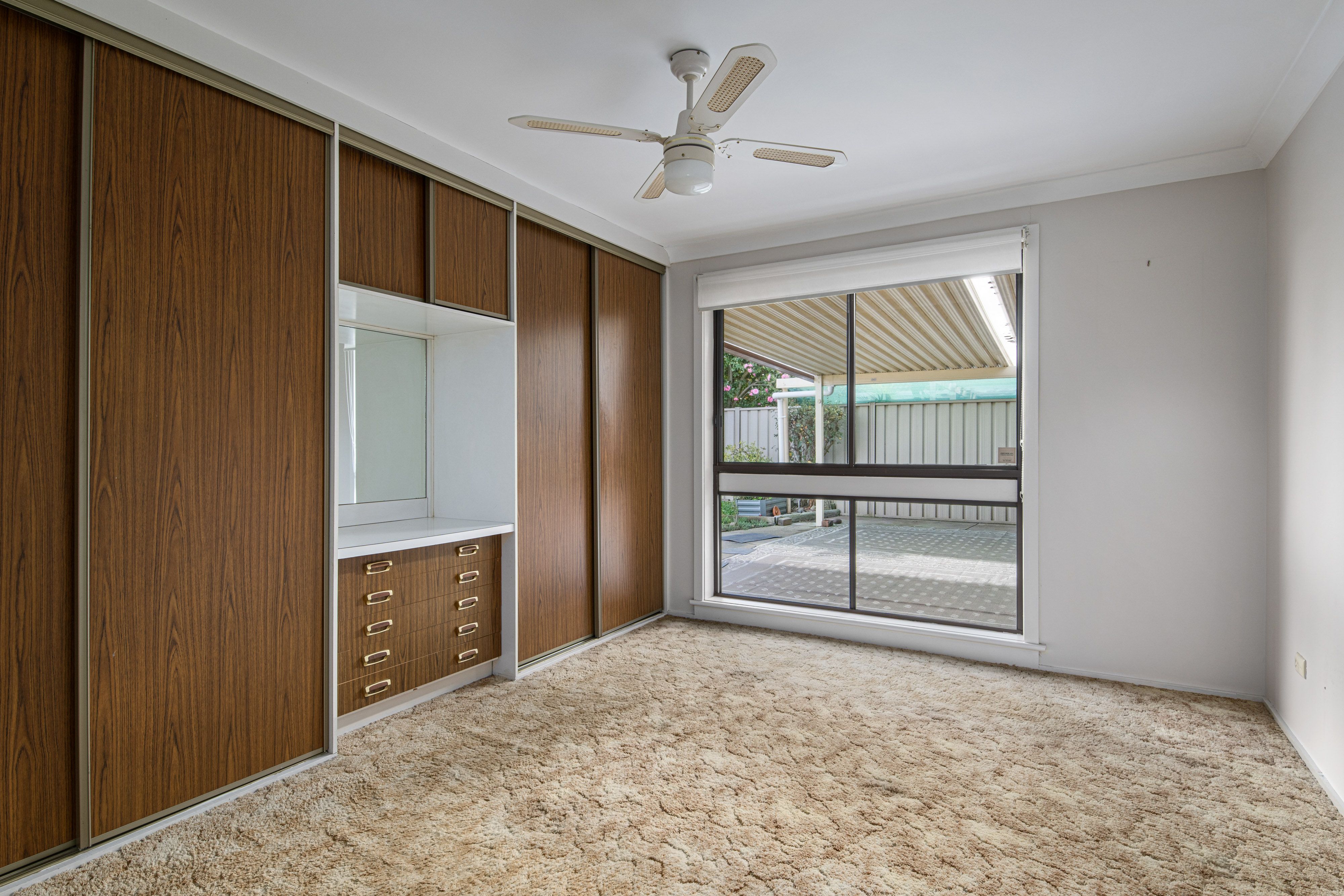 343 Sutherland Street — photo 3 of 6