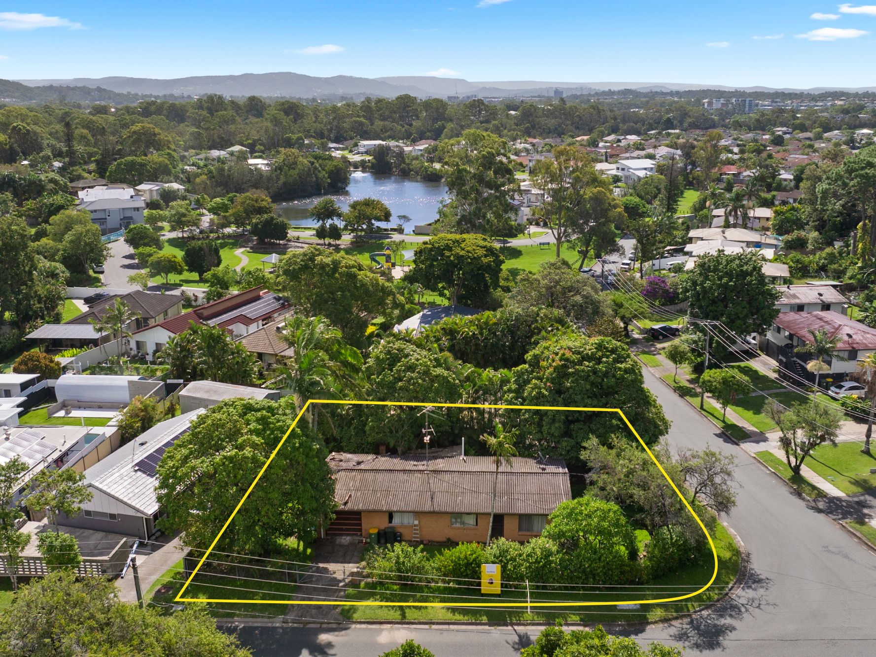 2 Wattle Street, Varsity Lakes, QLD 4227