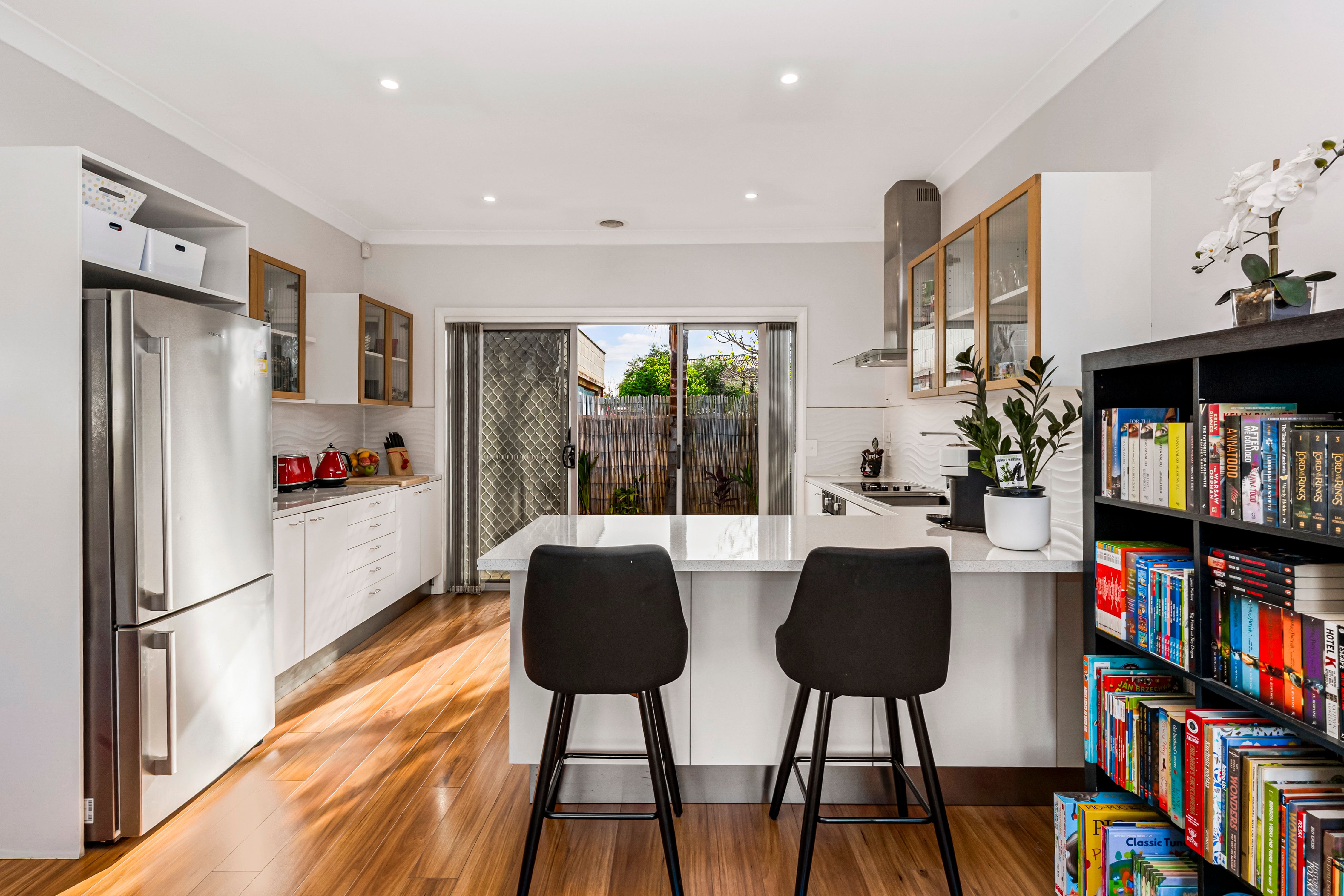 2/24 Glencairn Avenue — photo 3 of 10