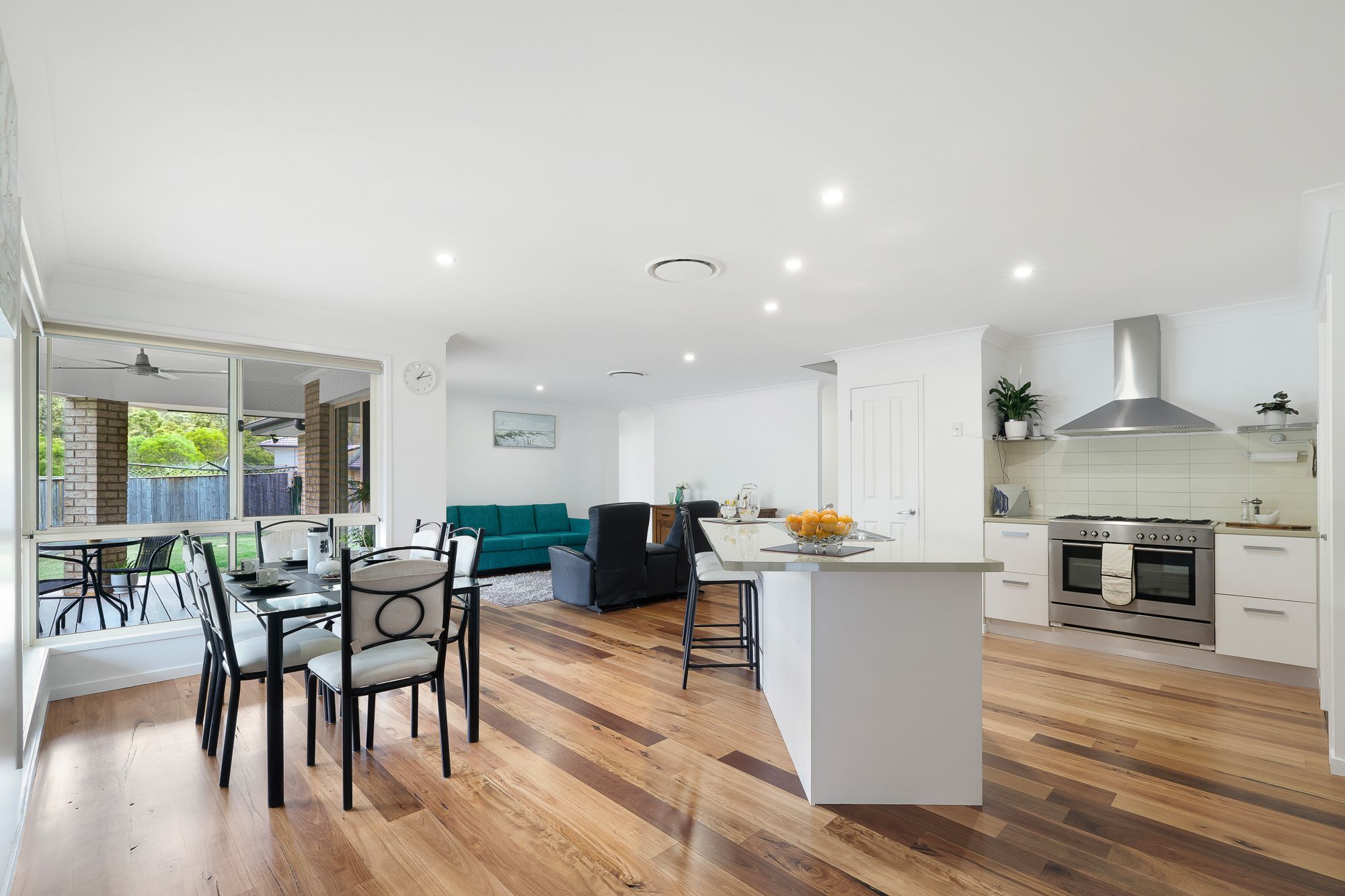 4 Haughton Street, Pacific Pines QLD 4211