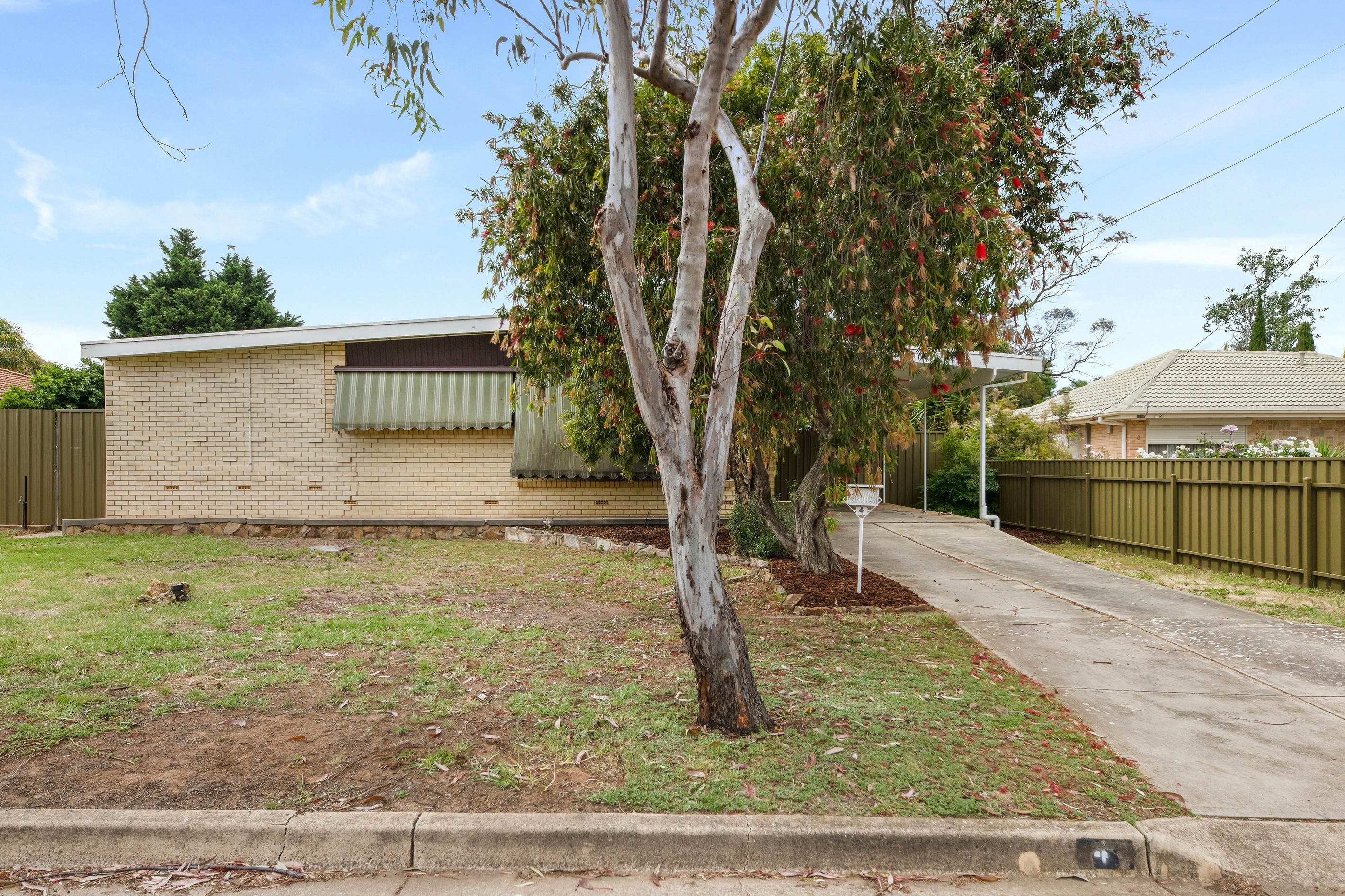 4 Esperance Terrace, Valley View, SA 5093