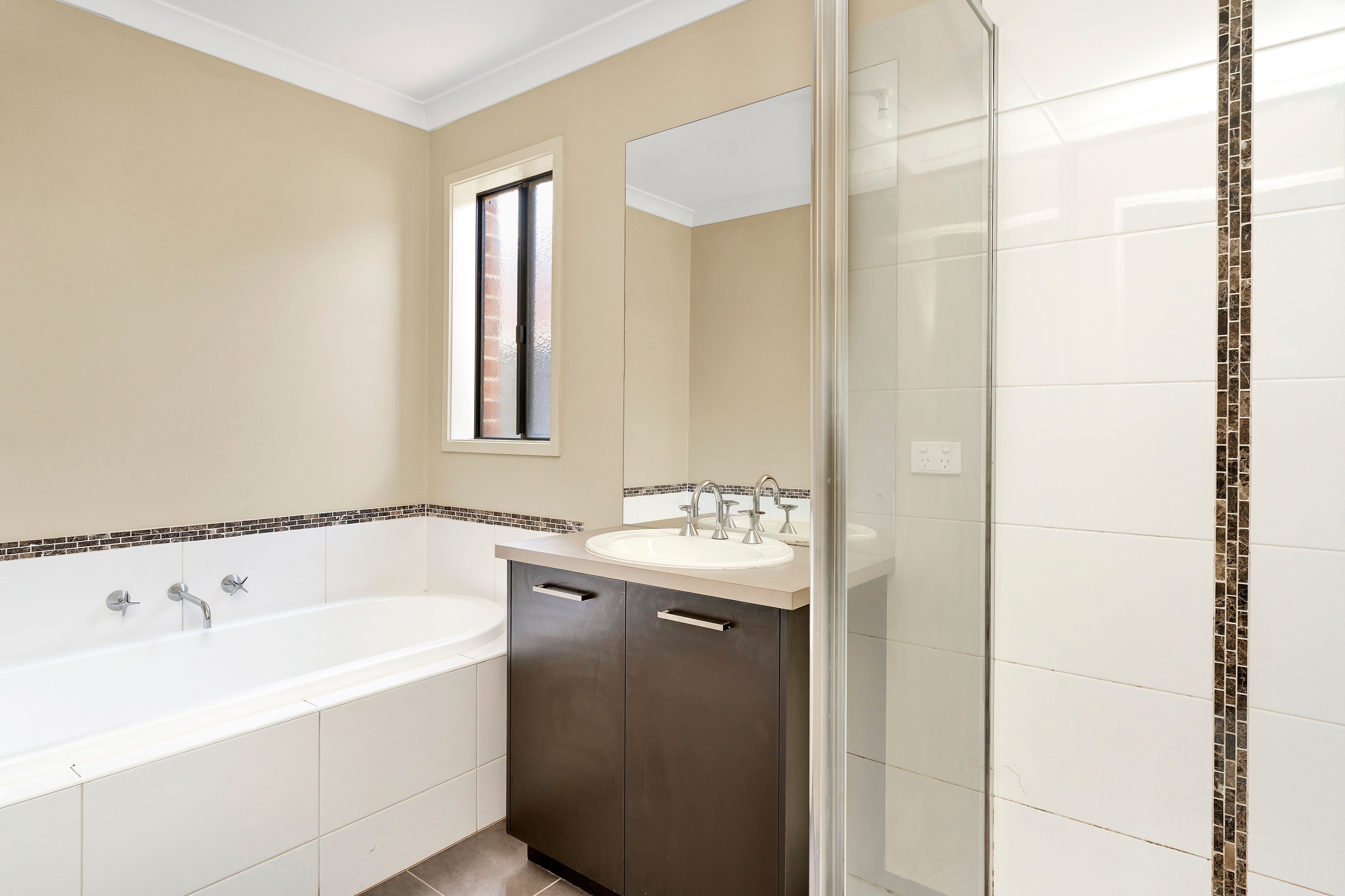 112 Kinglake Drive, Manor Lakes, VIC 3024
