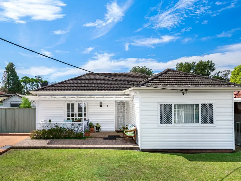 4 Alexander Crescent — photo from Ray White Macarthur Group