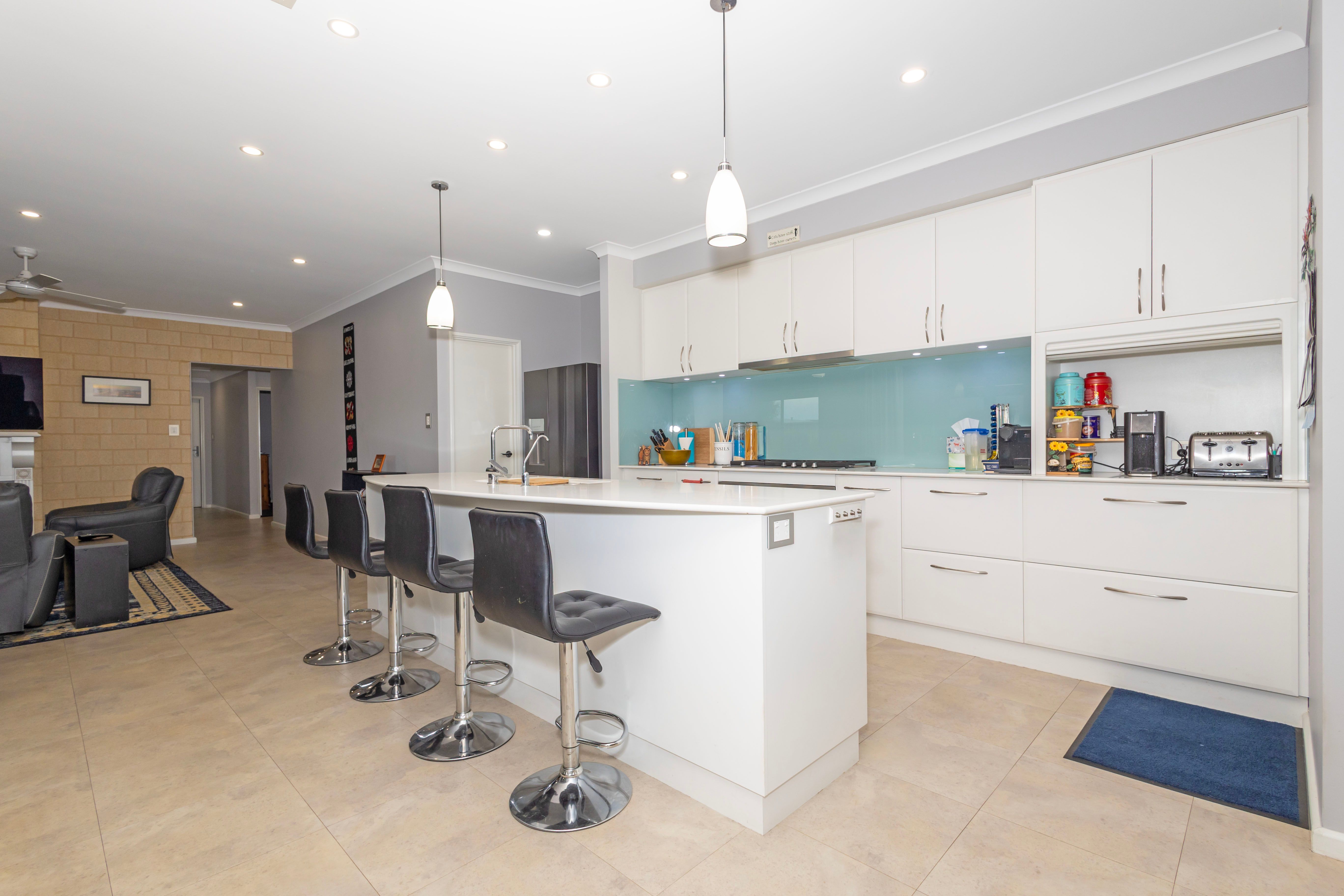 30 Bettong Avenue, Jurien Bay, WA 6516