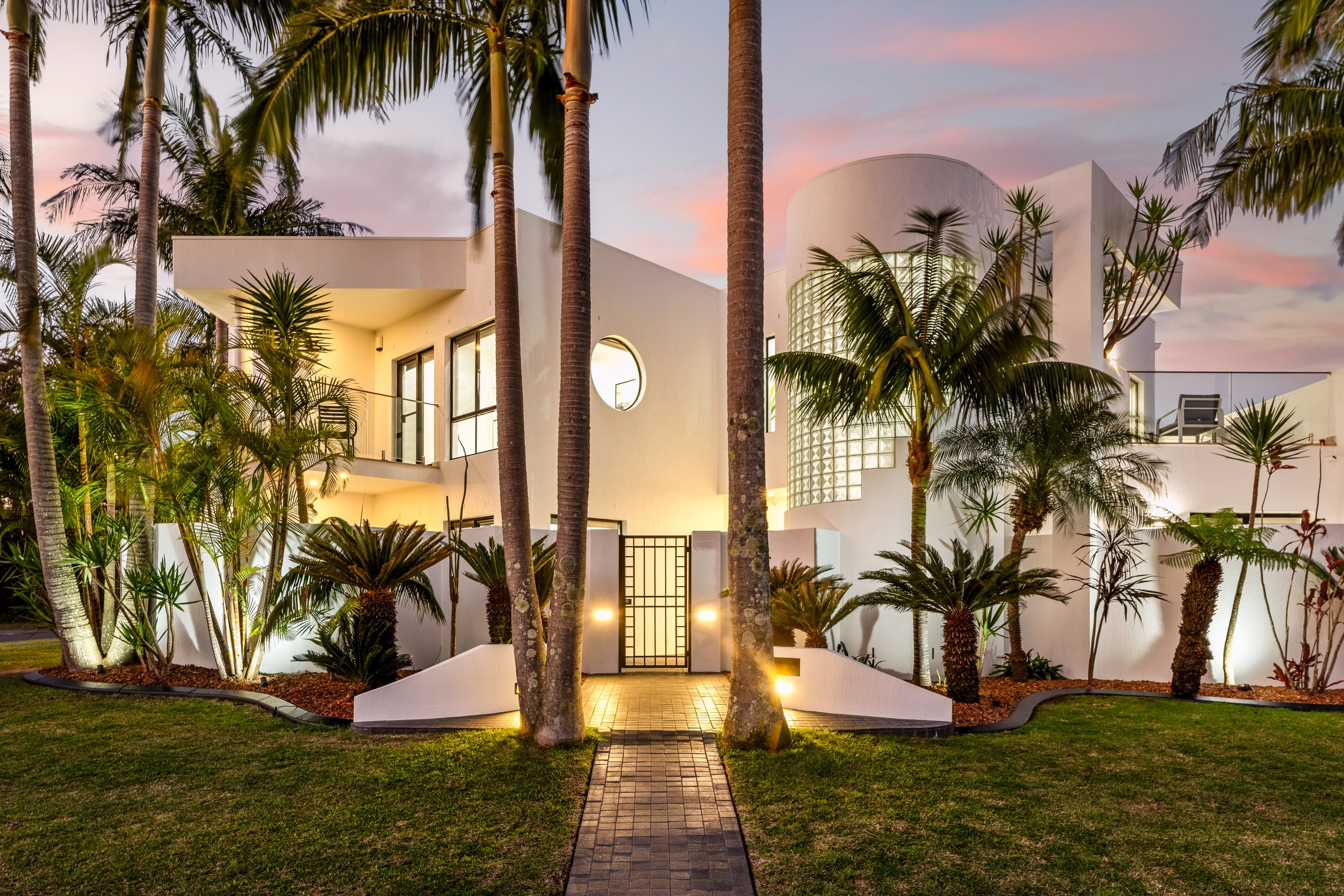 8 Lomandra Place, Alfords Point, NSW 2234