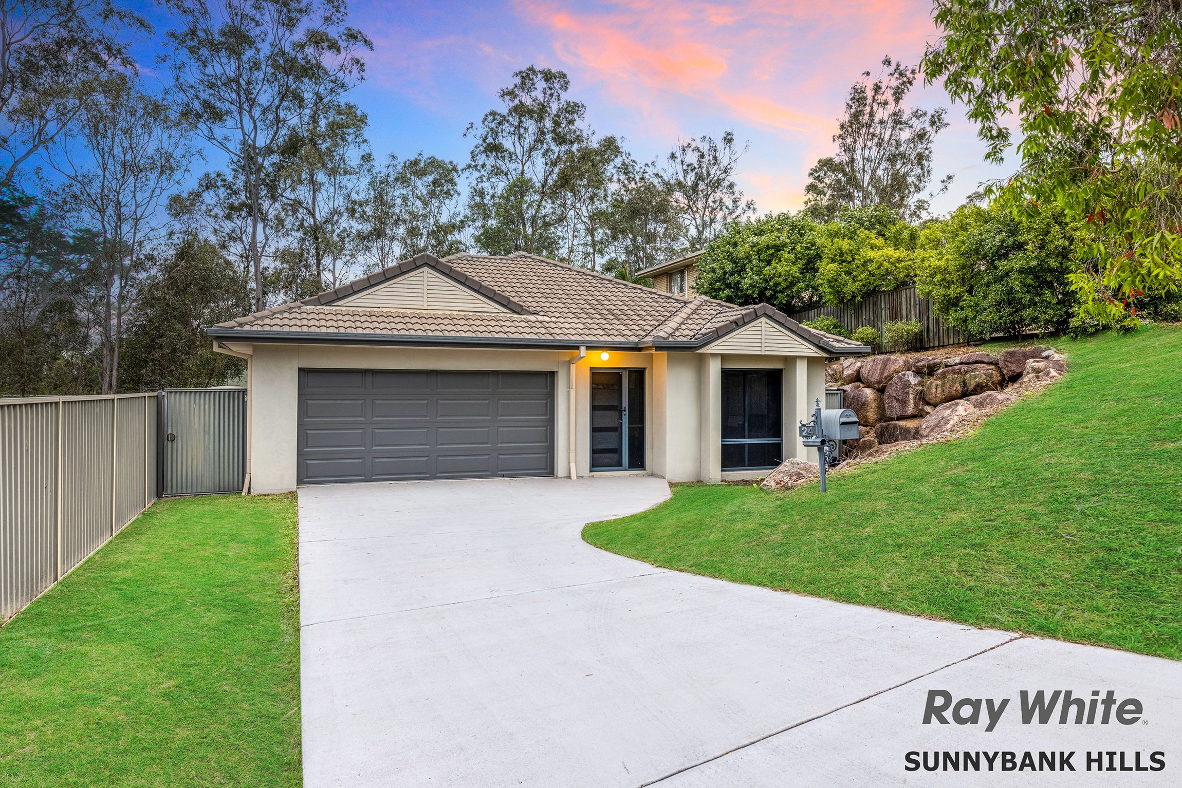 24 Ridgeview Street, Carindale QLD 4152