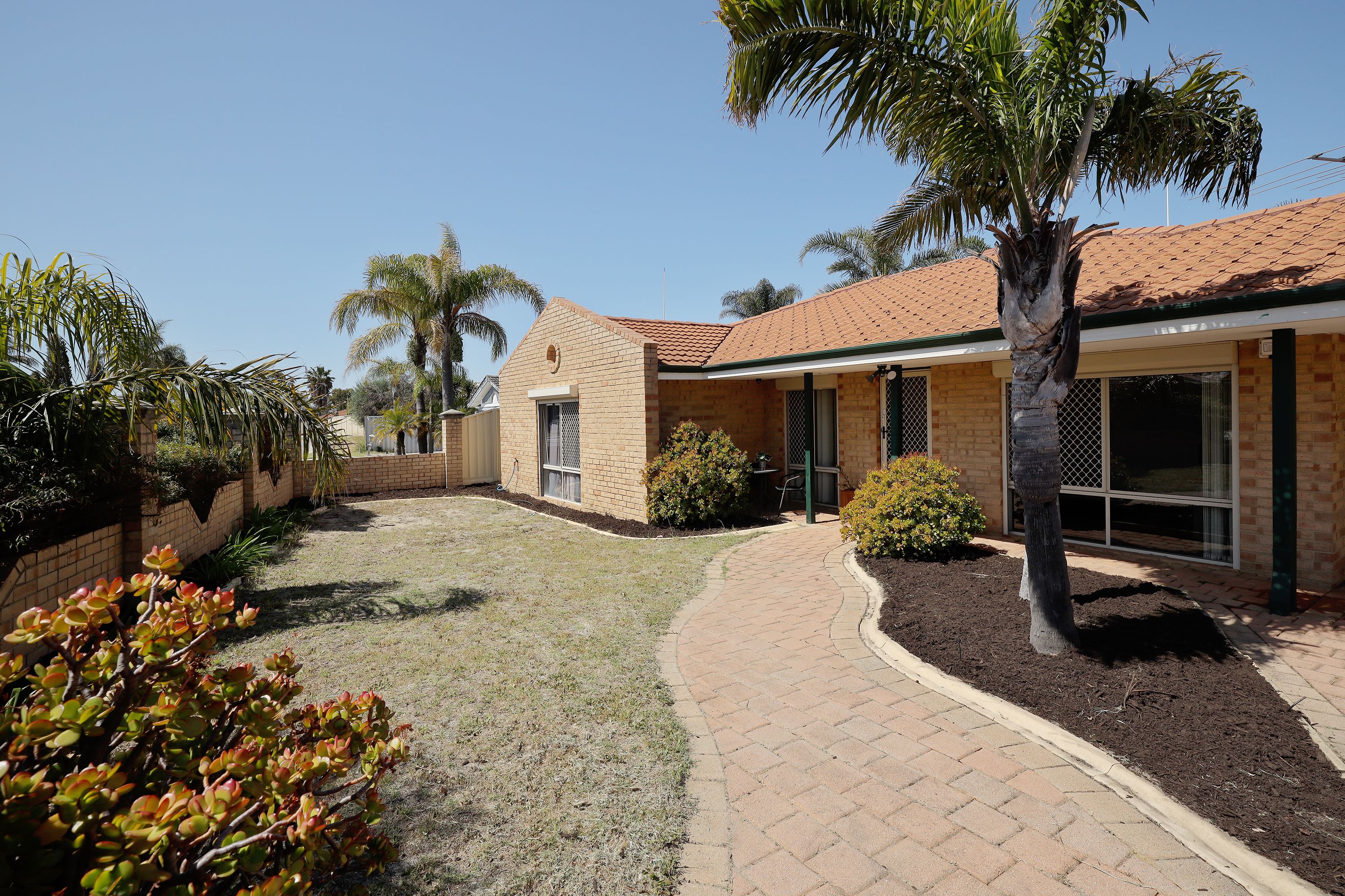 34 Glacier Gardens, Ballajura, WA 6066