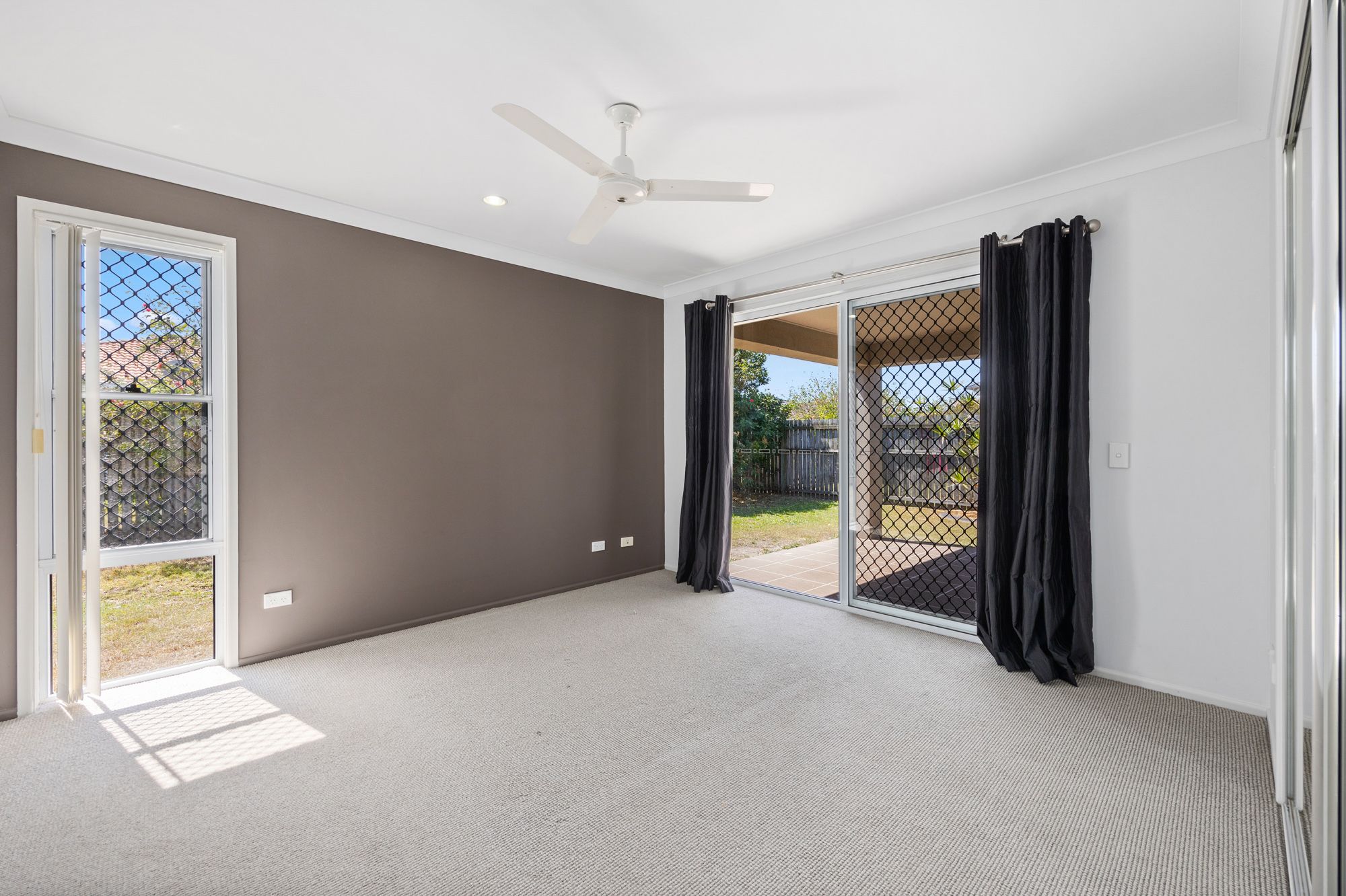 53 Lady Penrhyn Drive — photo 11 of 21