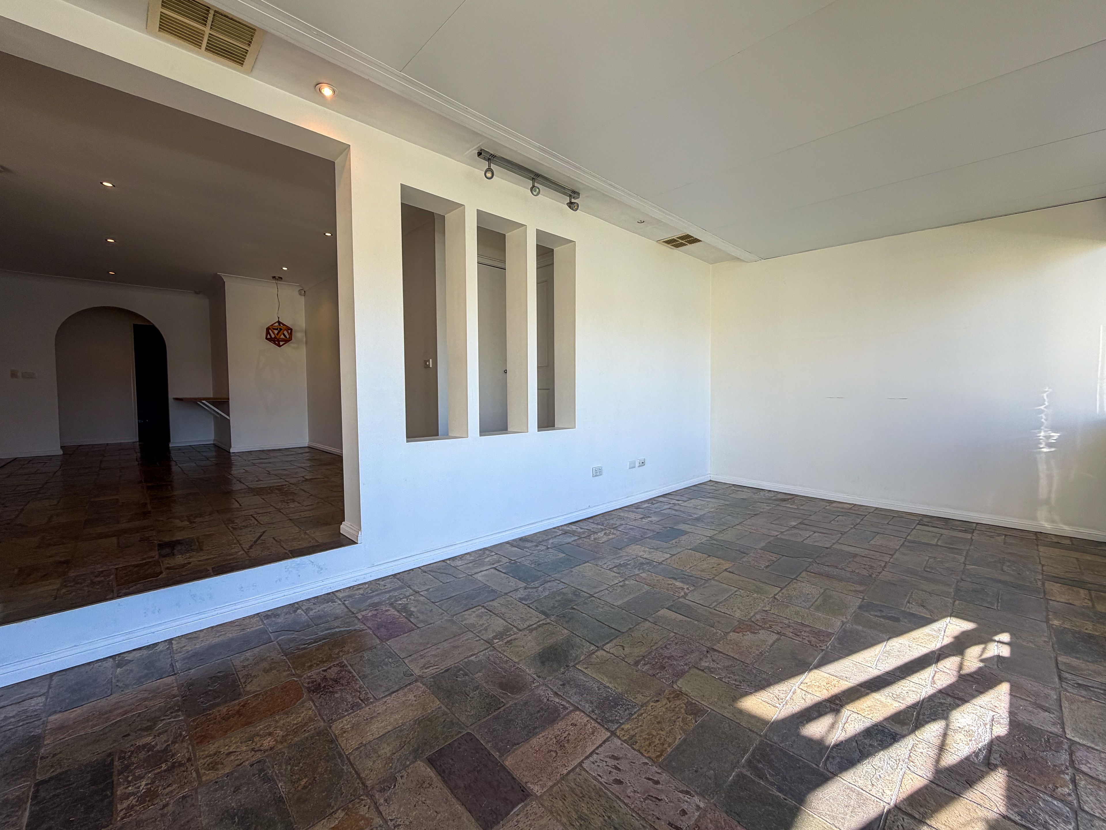 25 Paganini Crescent, Claremont Meadows, NSW