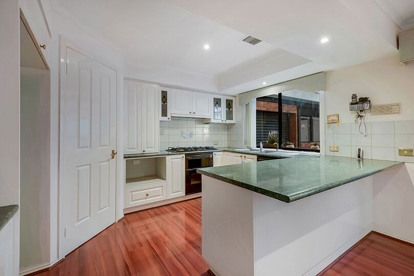 4 Mew Court, Mill Park, VIC 3082